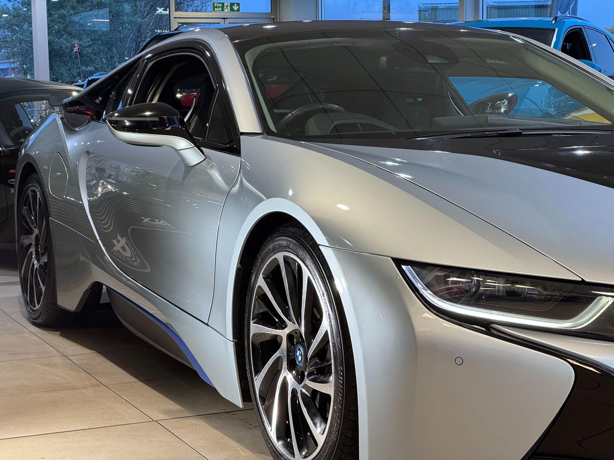 BMW i8 - Image 6