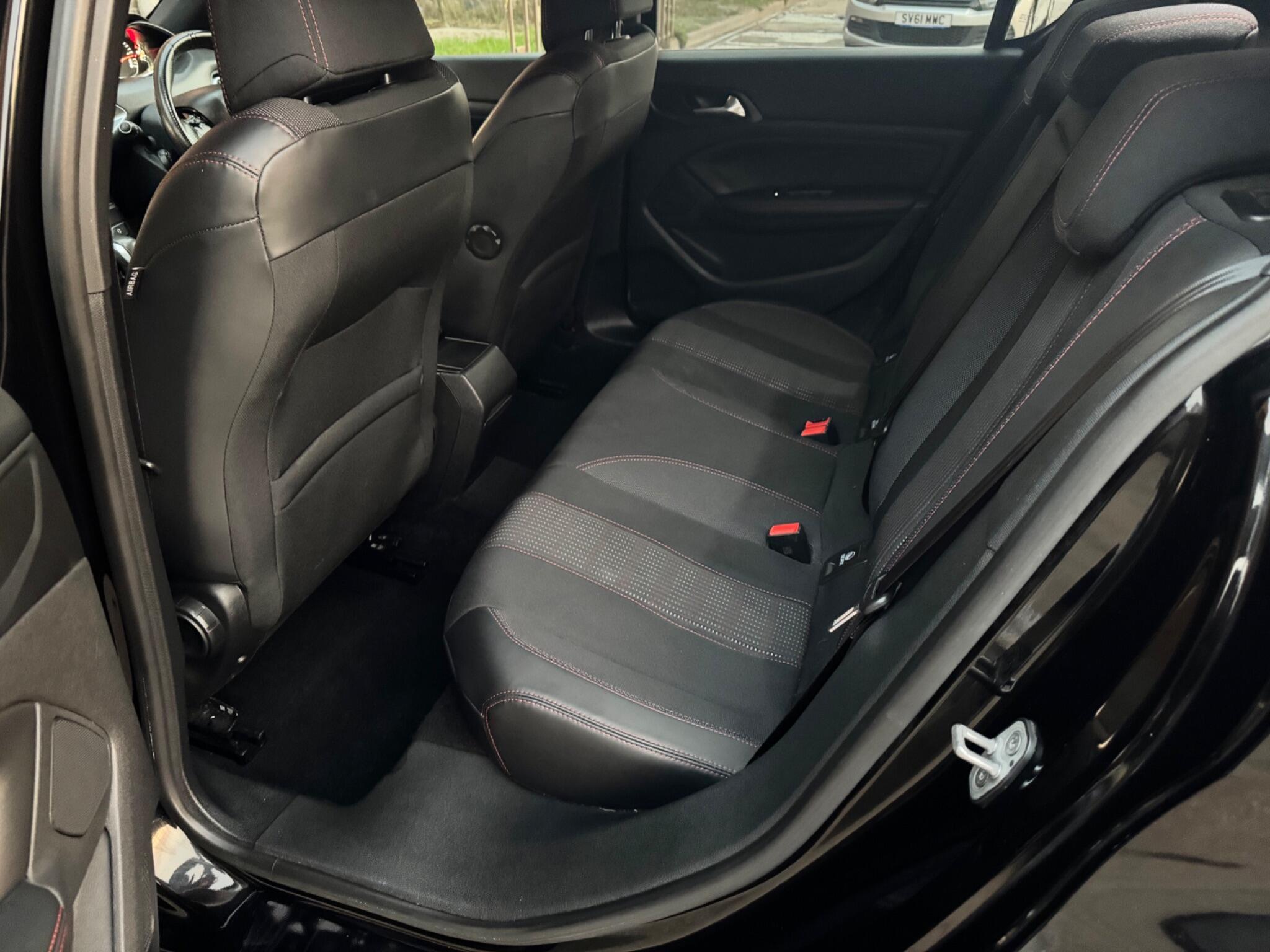Peugeot 308 - Image 14