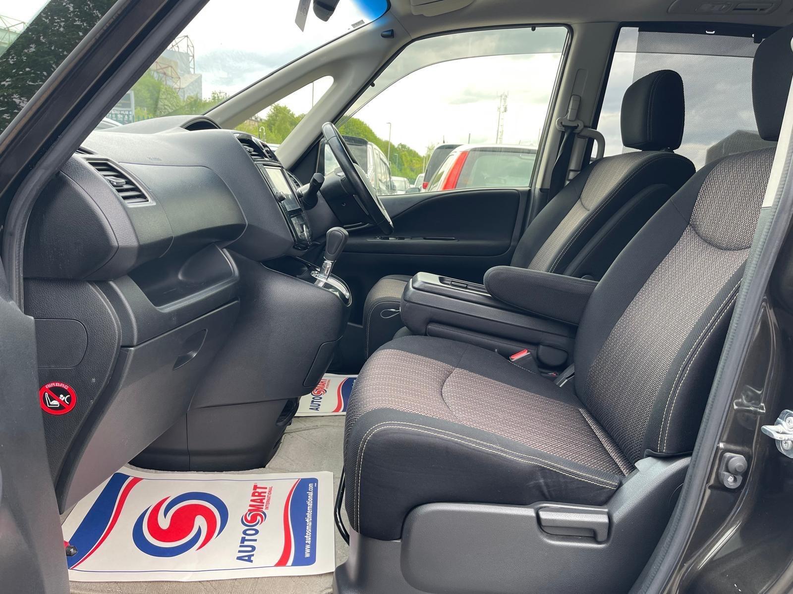 Nissan Serena - Image 15