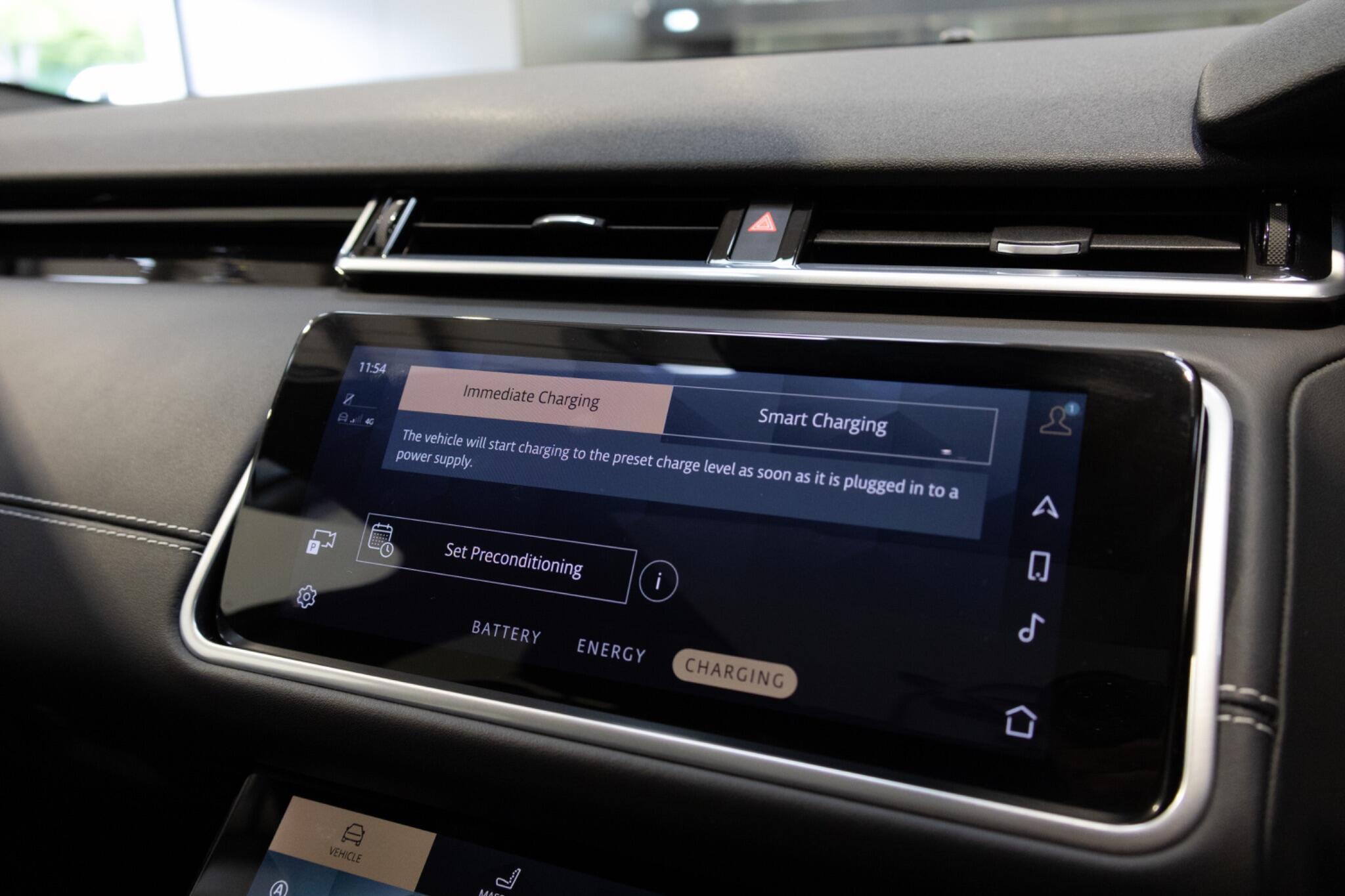 Land Rover Range Rover Velar - Image 24