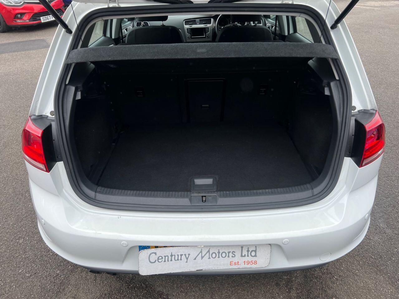 Volkswagen Golf - Image 6