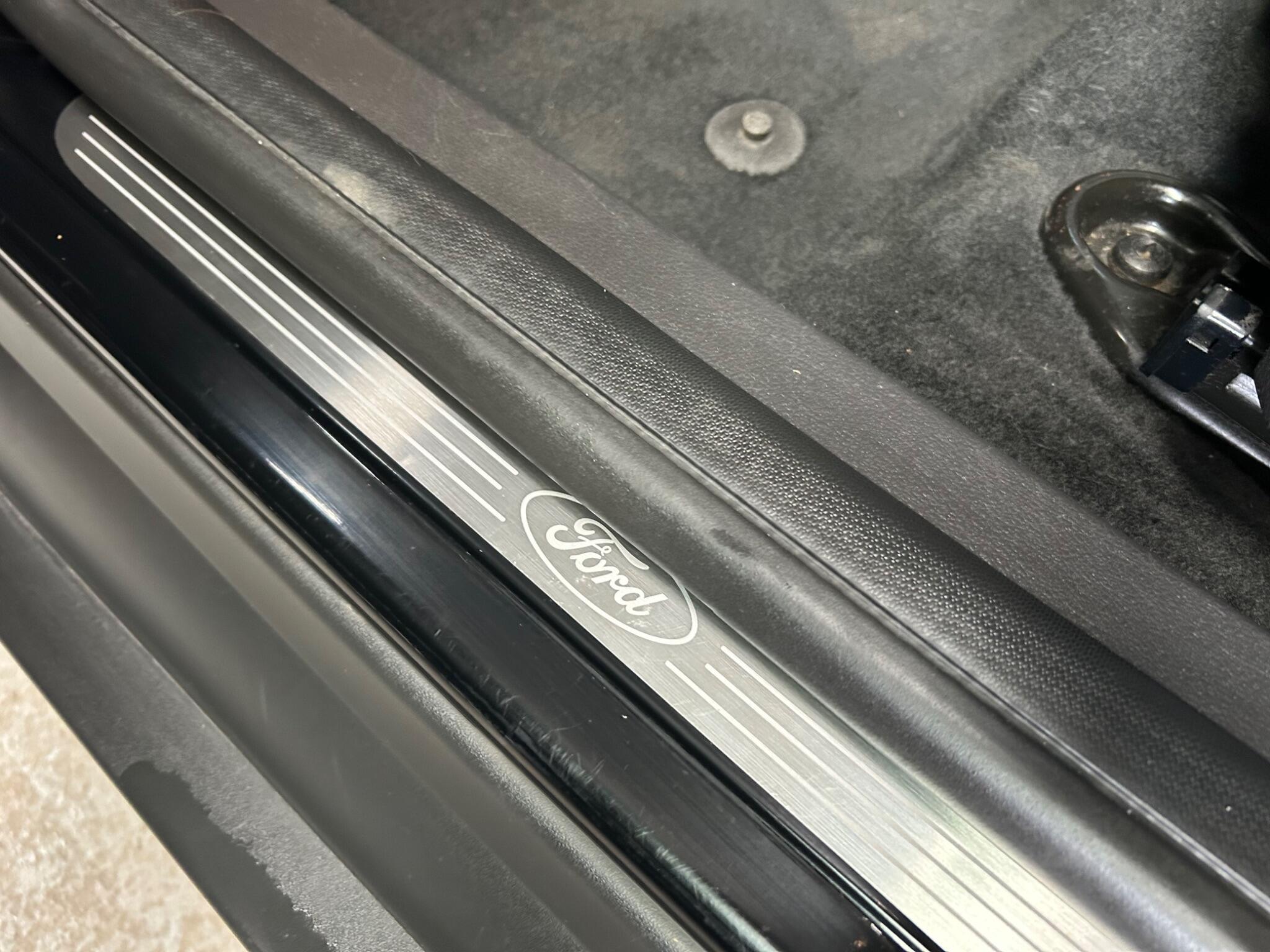 Ford Focus - Image 19