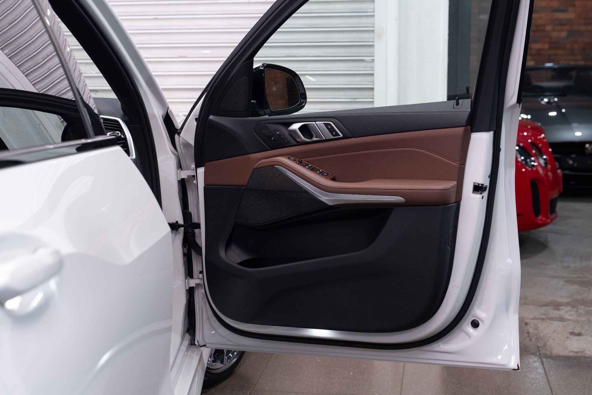 BMW X5 - Image 14
