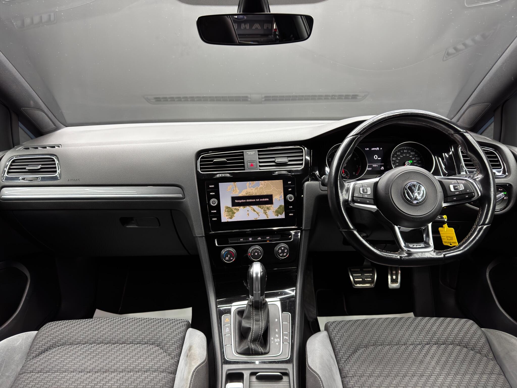 Volkswagen Golf - Image 10
