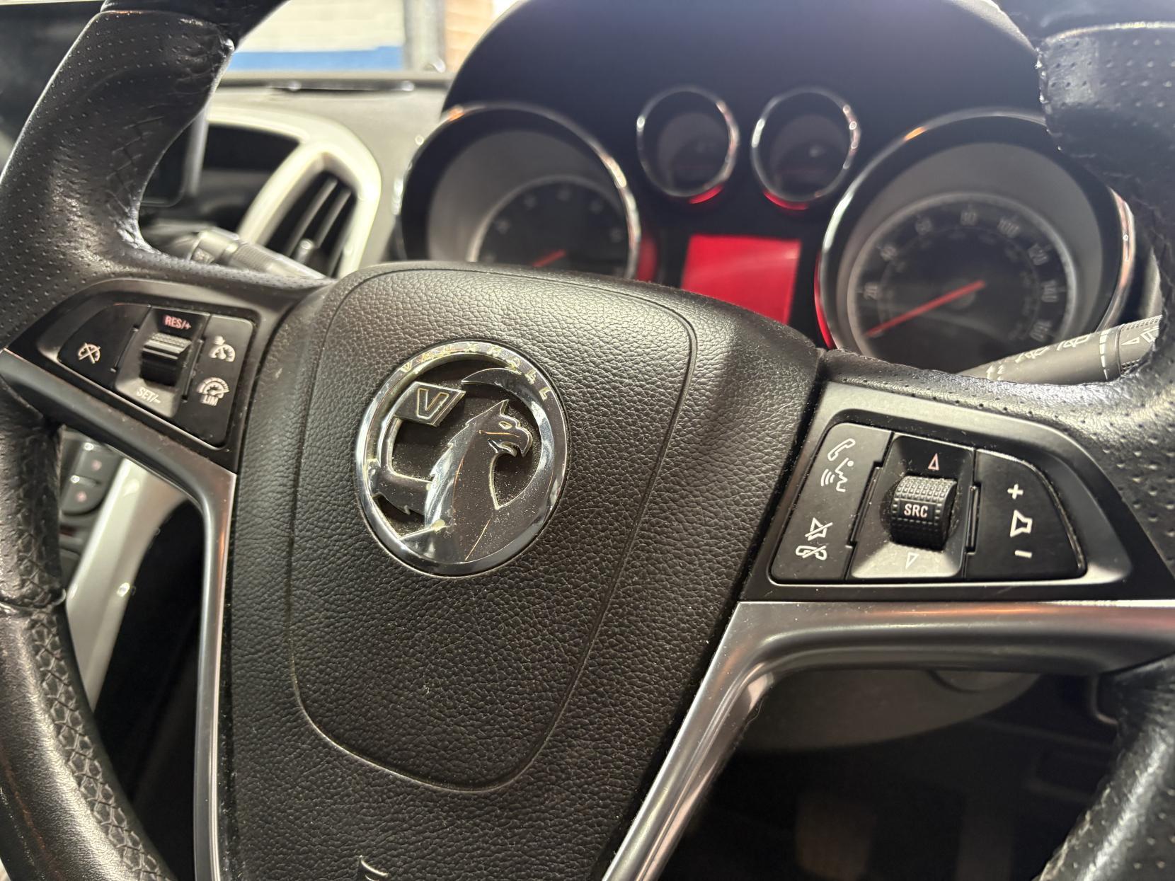 Vauxhall Astra - Image 12