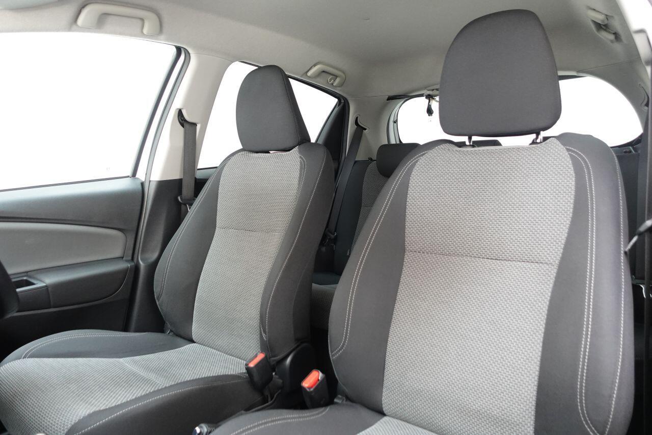 Toyota Yaris - Image 17