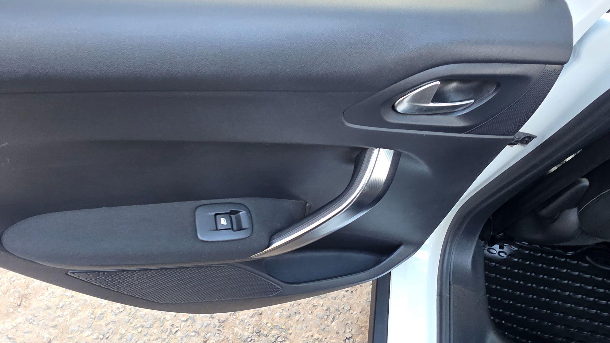 Peugeot 2008 - Image 34