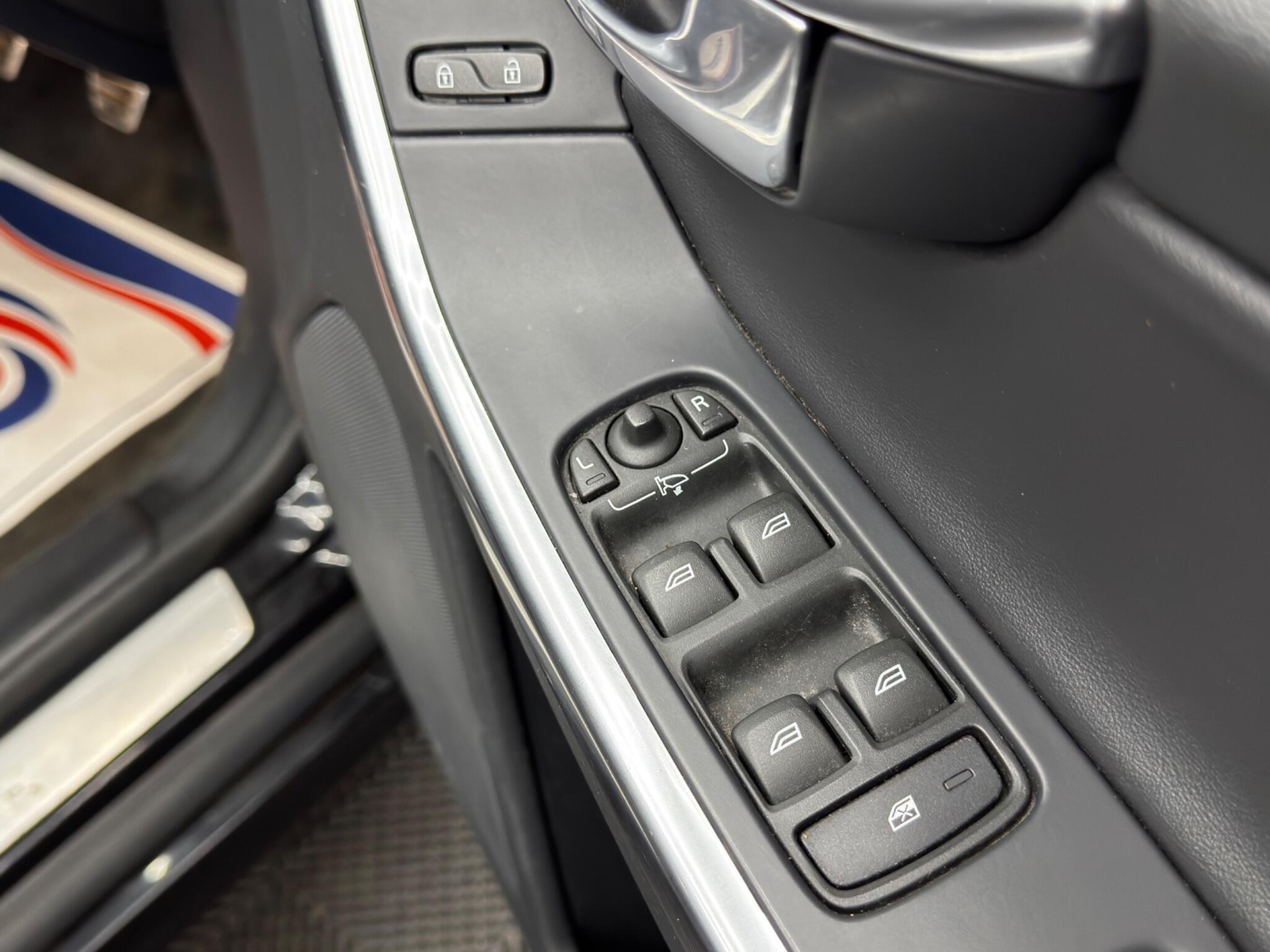 Volvo XC60 - Image 38