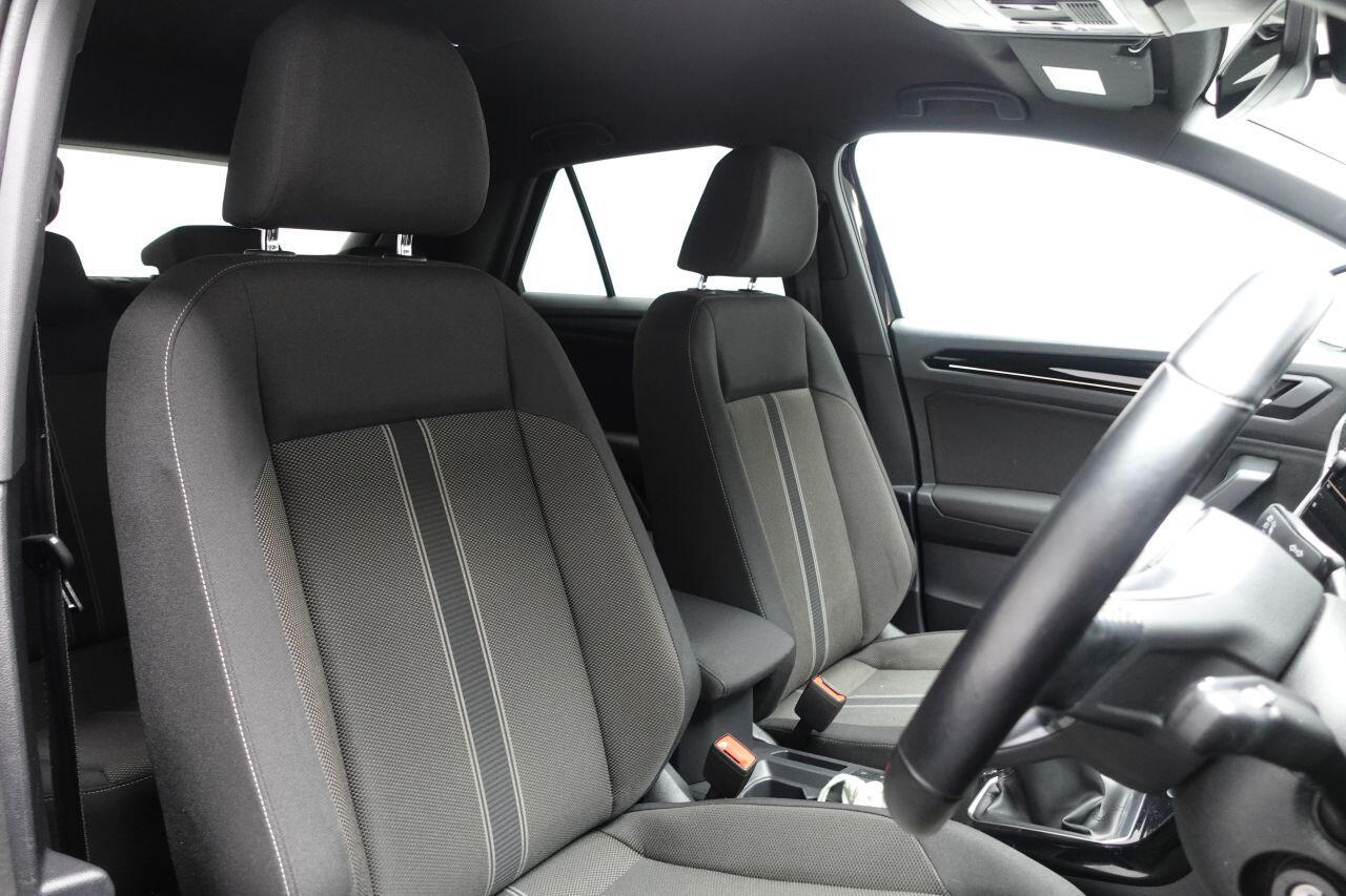 Volkswagen T-Roc - Image 3