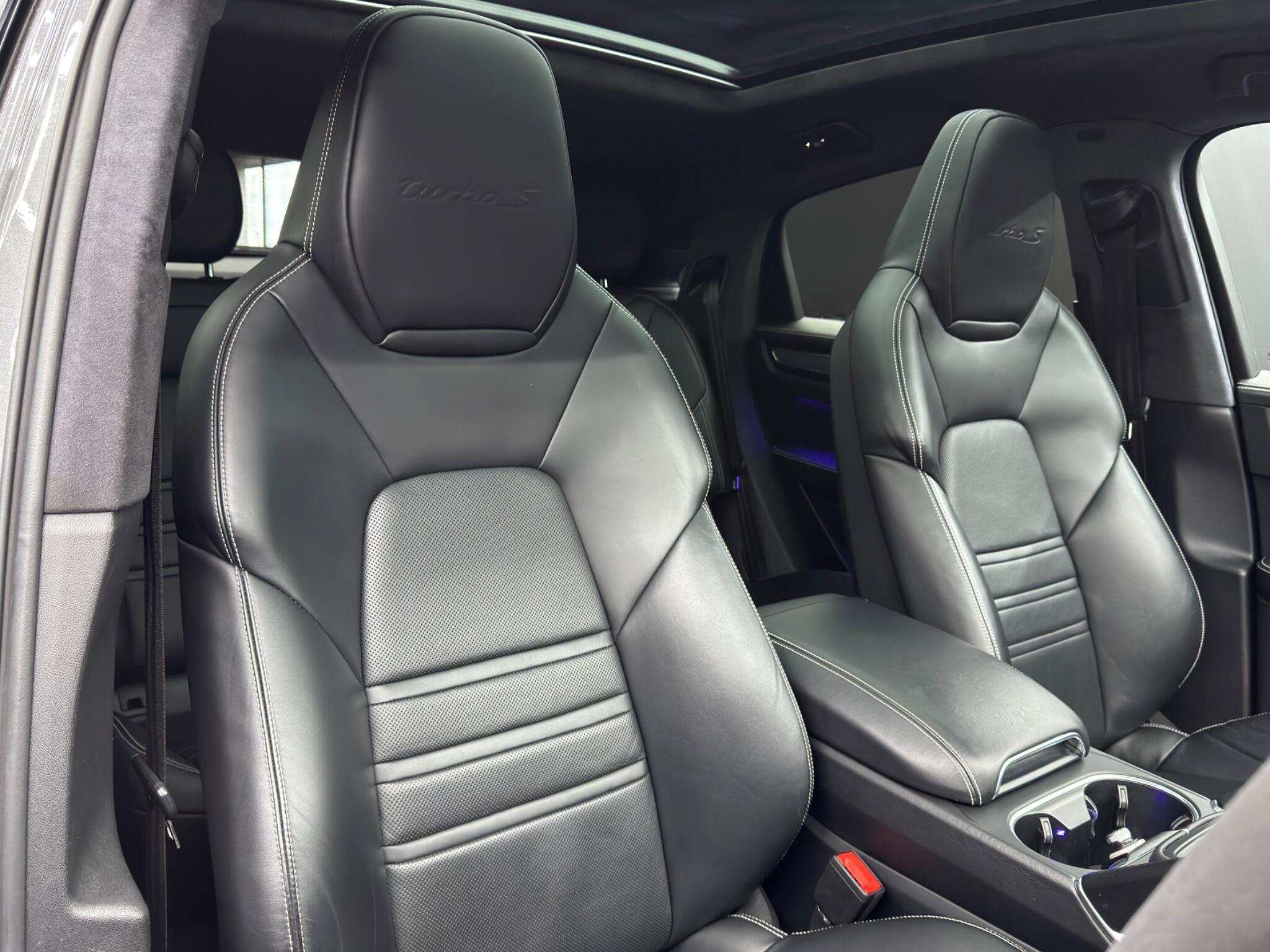 Porsche Cayenne - Image 12