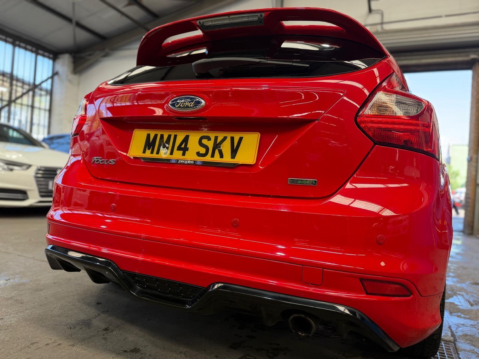 Ford Focus - Image 18