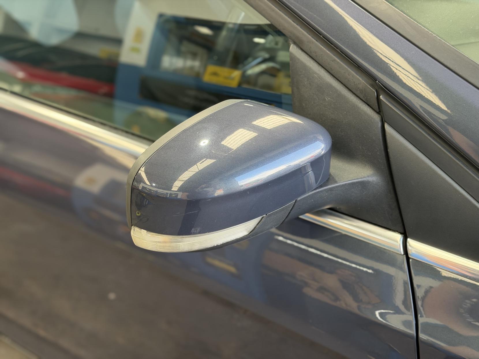 Ford Focus - Image 14