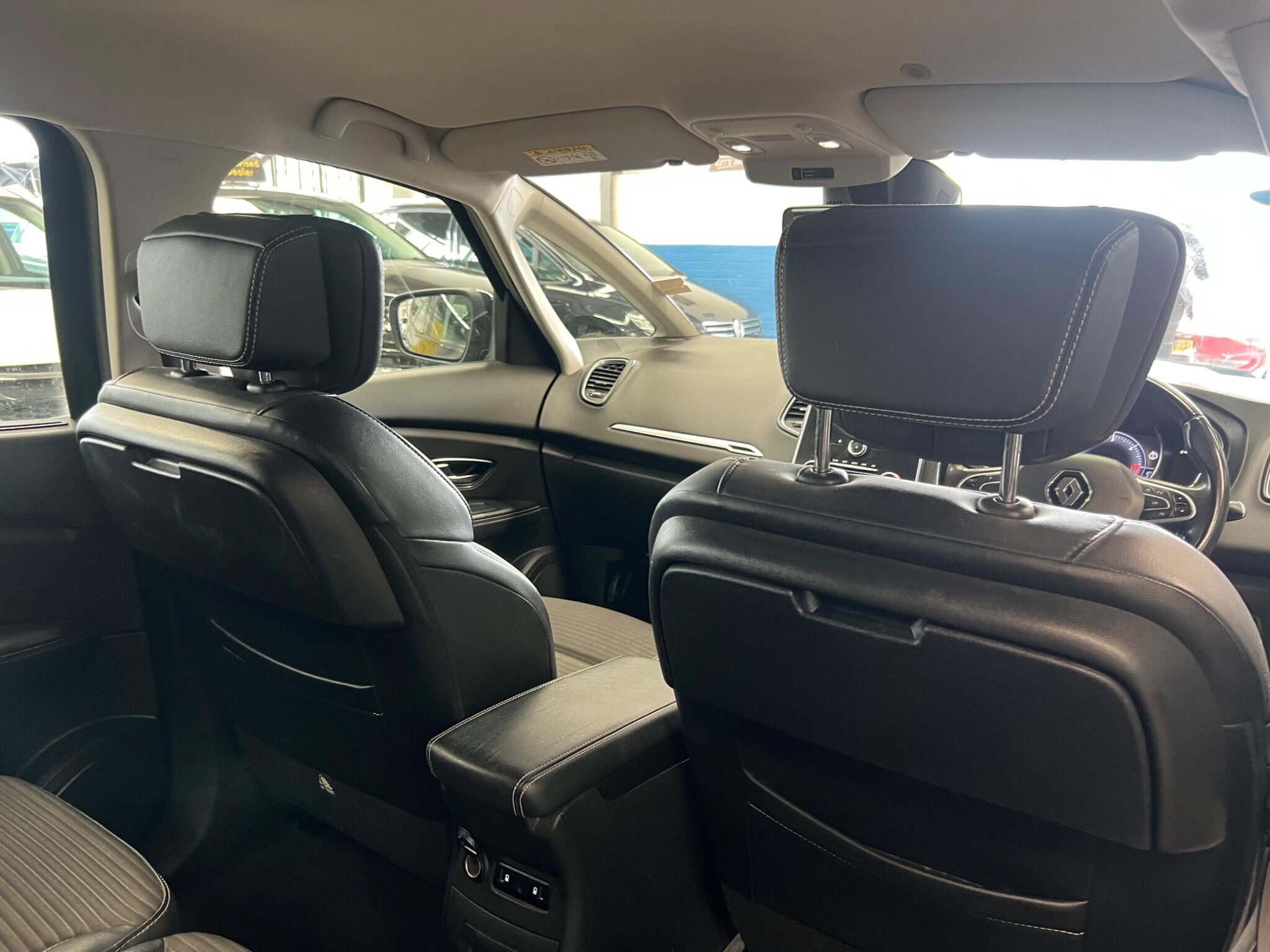 Renault Grand Scenic - Image 28