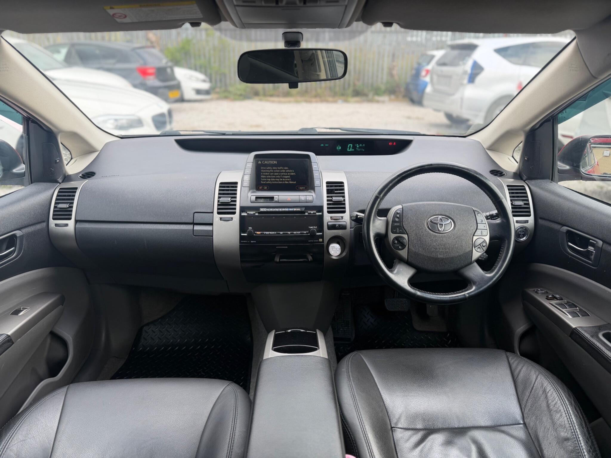 Toyota Prius - Image 19