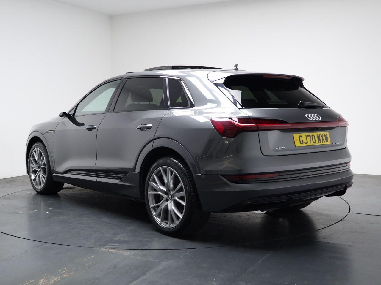 Audi E-Tron - Image 9
