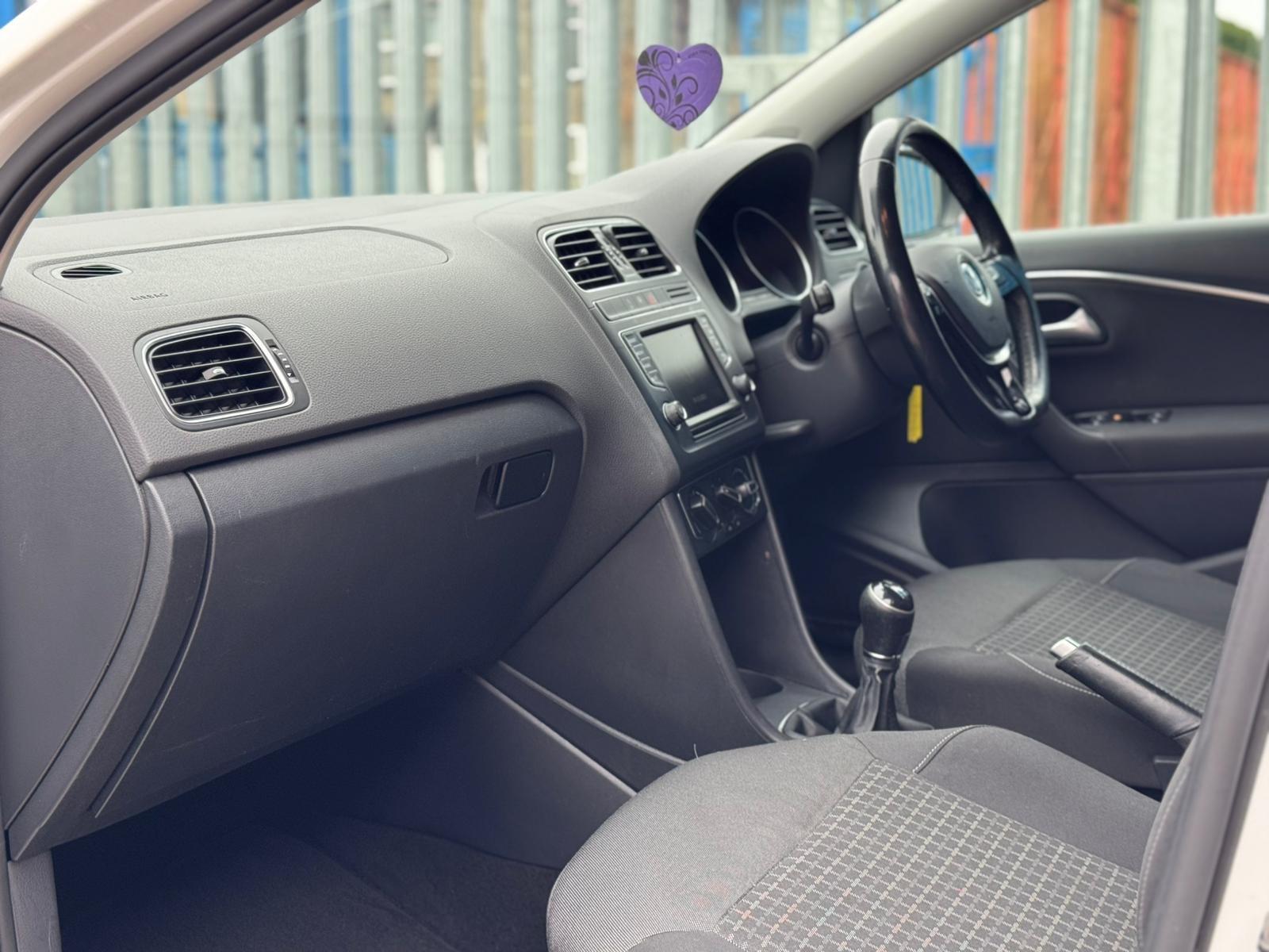 Volkswagen Polo - Image 14