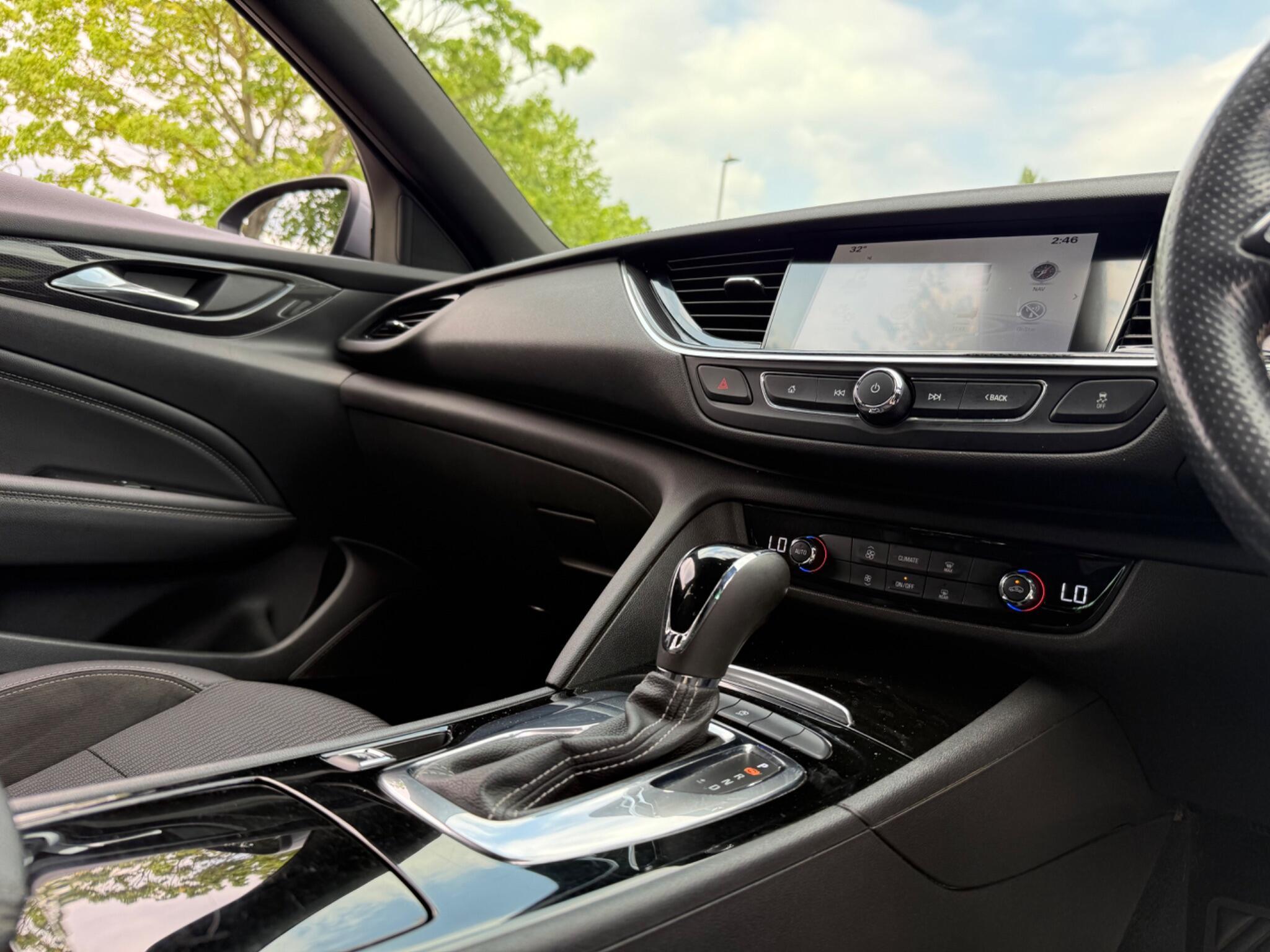 Vauxhall Insignia - Image 10