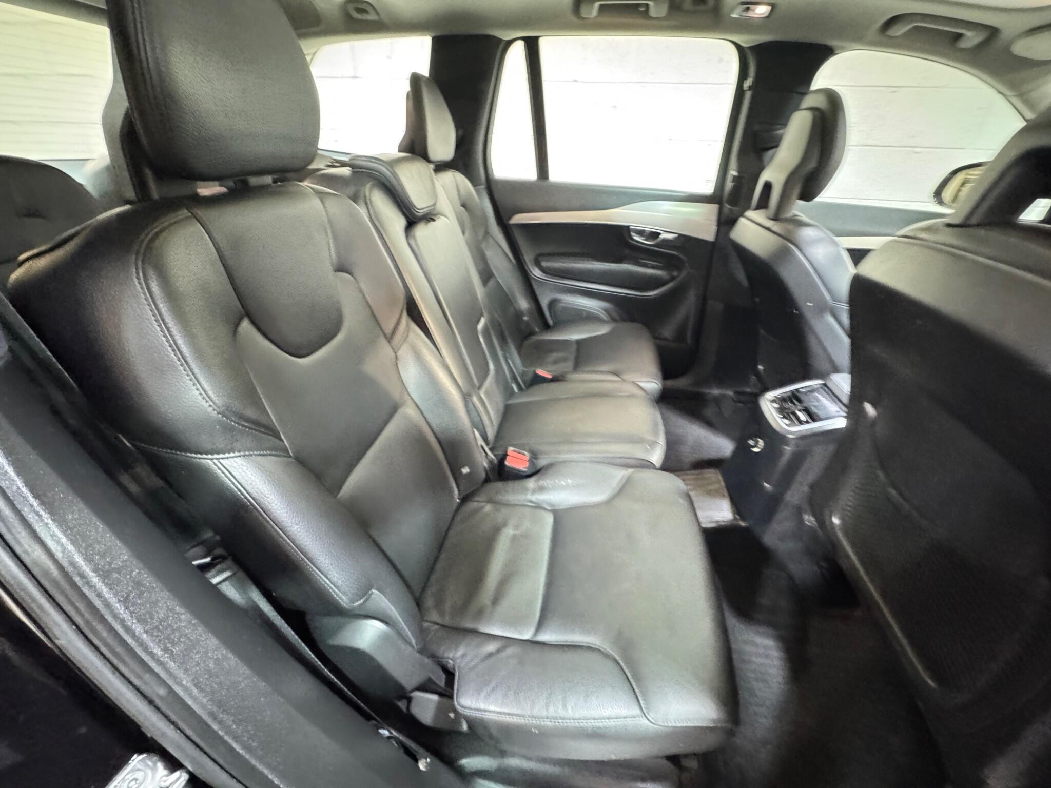 Volvo XC90 - Image 13