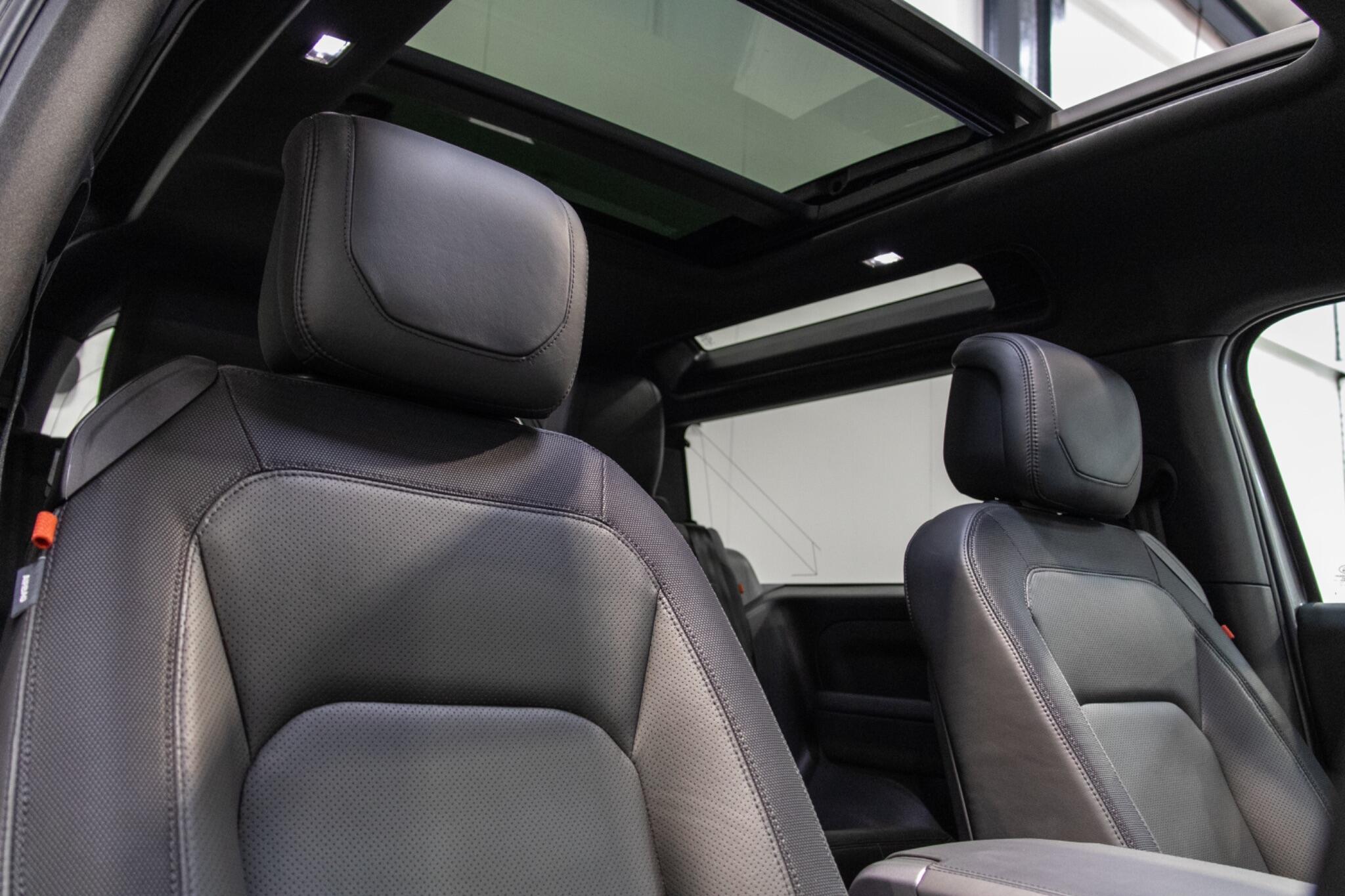 Land Rover Defender 90 - Image 18