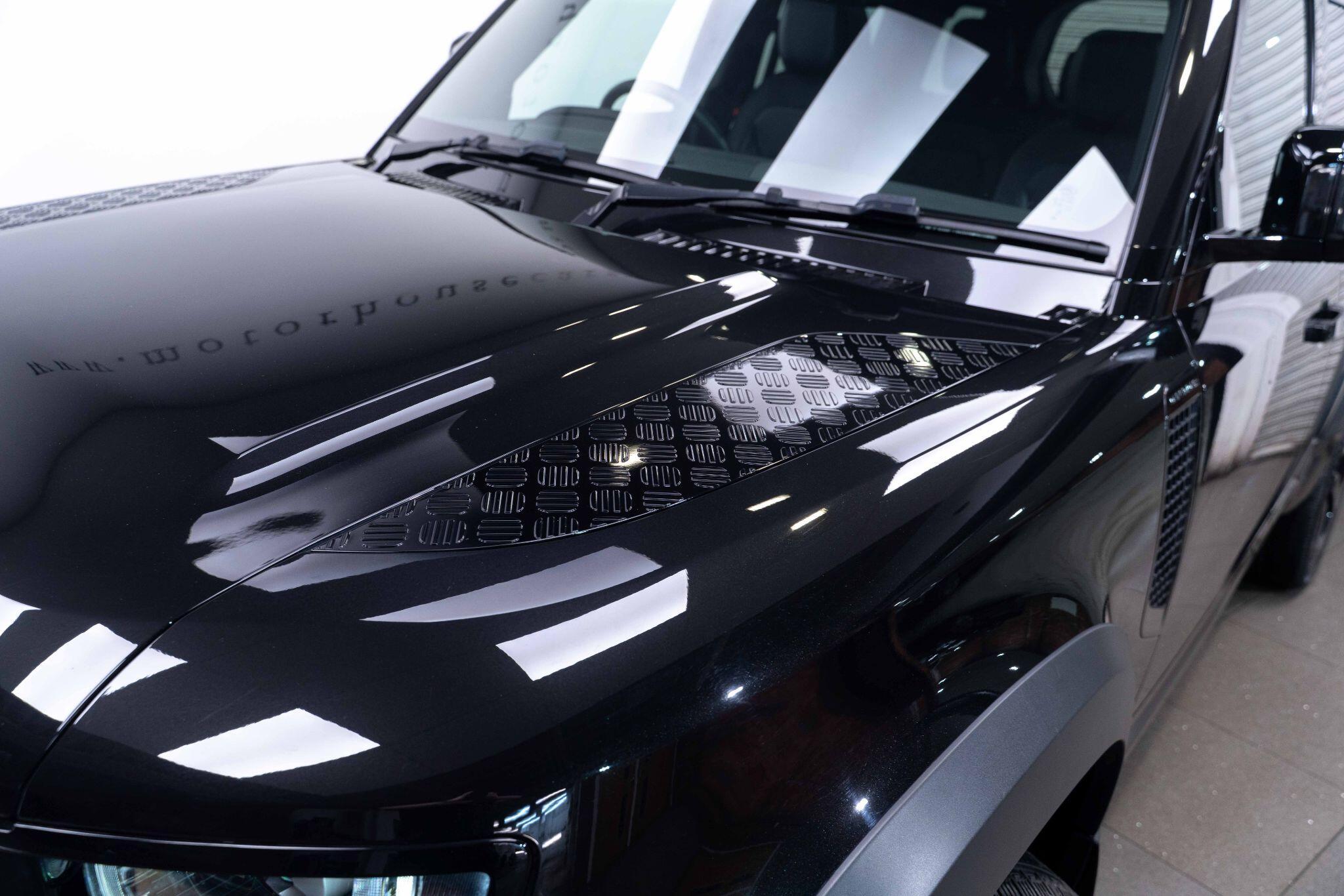 Land Rover Defender 110 - Image 54