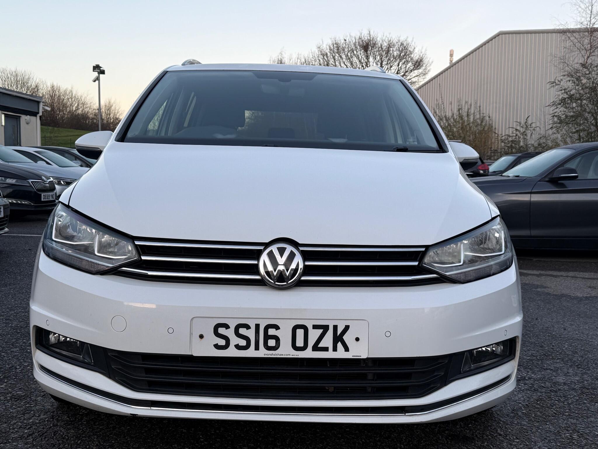Volkswagen Touran - Image 4