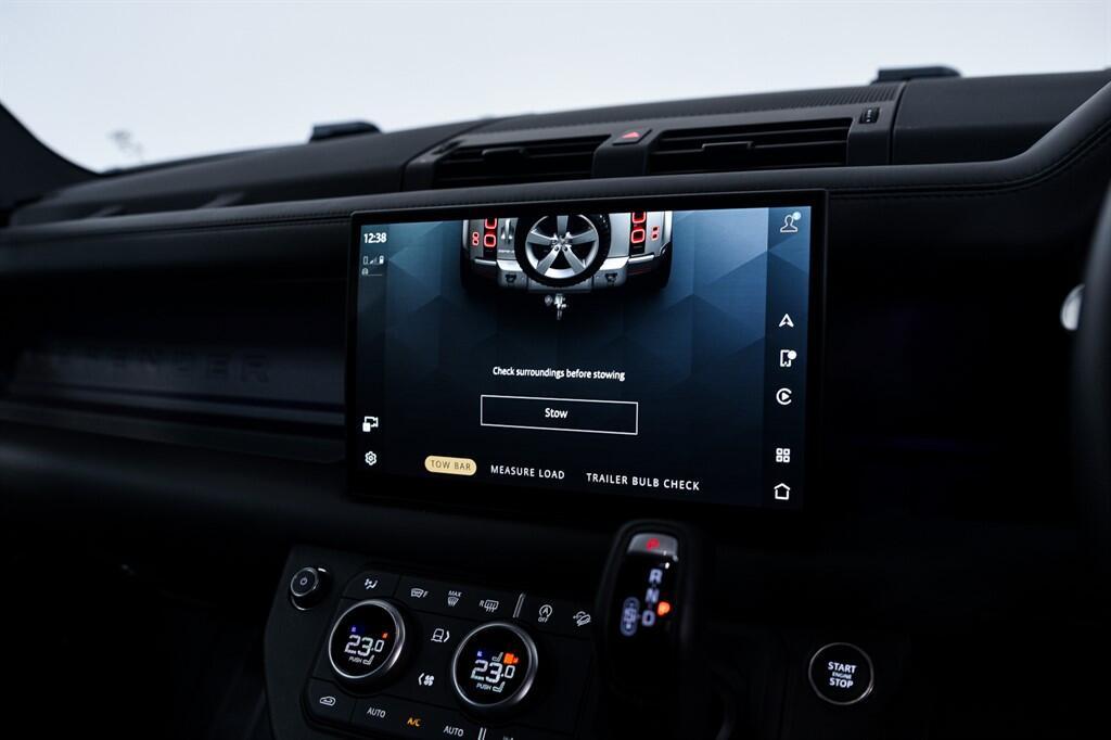 Land Rover Defender 90 - Image 21