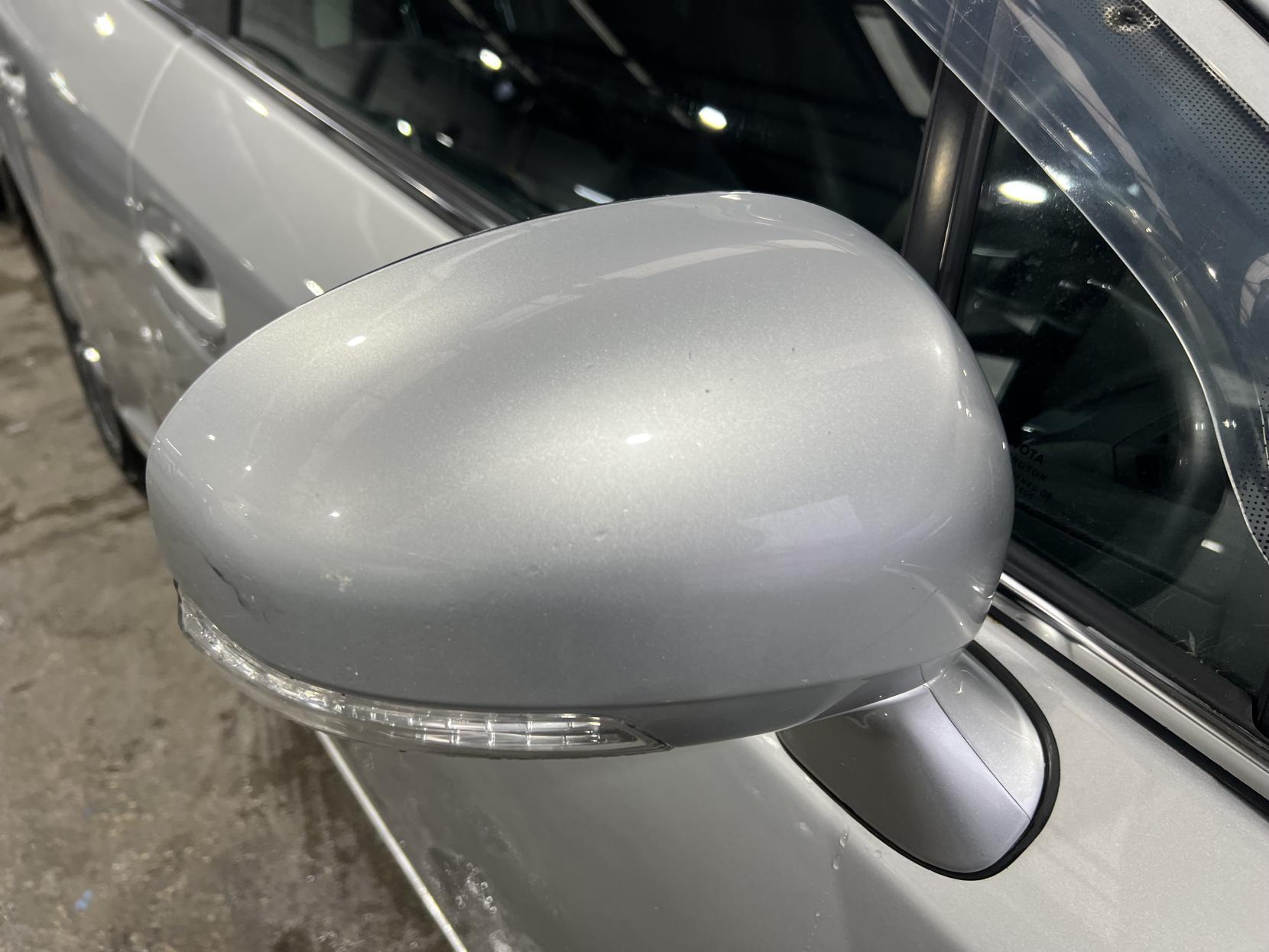 Toyota Avensis - Image 7
