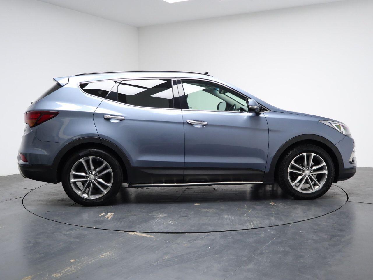 Hyundai Santa Fe - Image 14