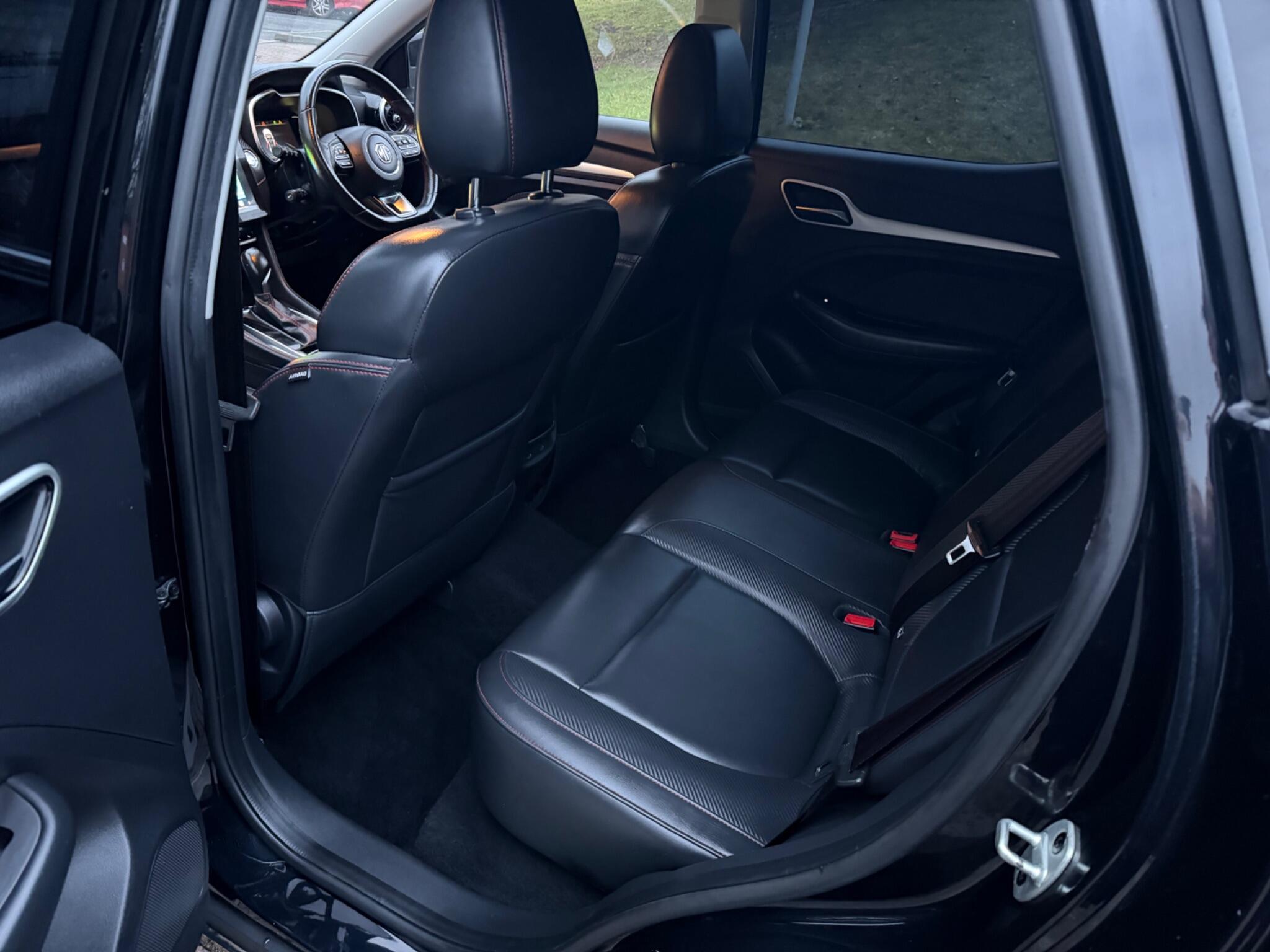MG MG ZS - Image 57