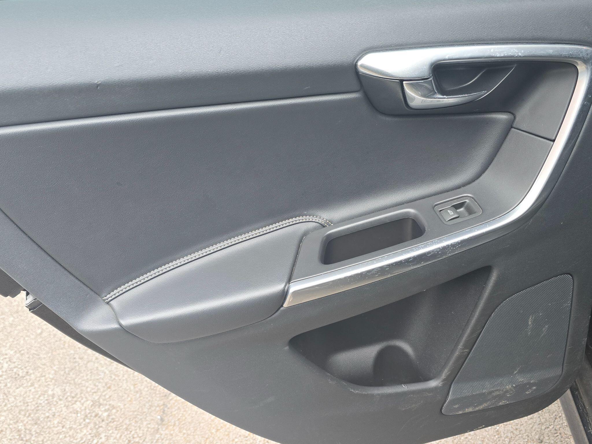 Volvo XC60 - Image 41