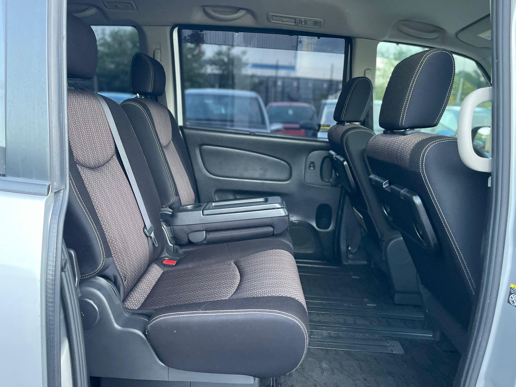 Nissan Serena - Image 11