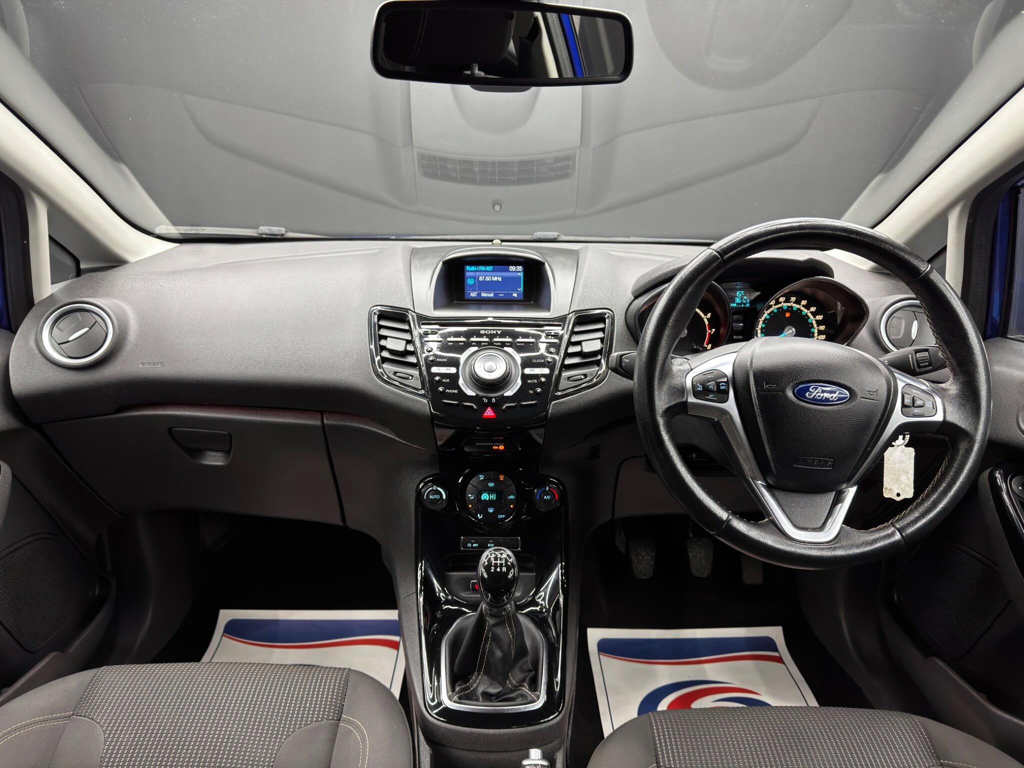 Ford Fiesta - Image 10