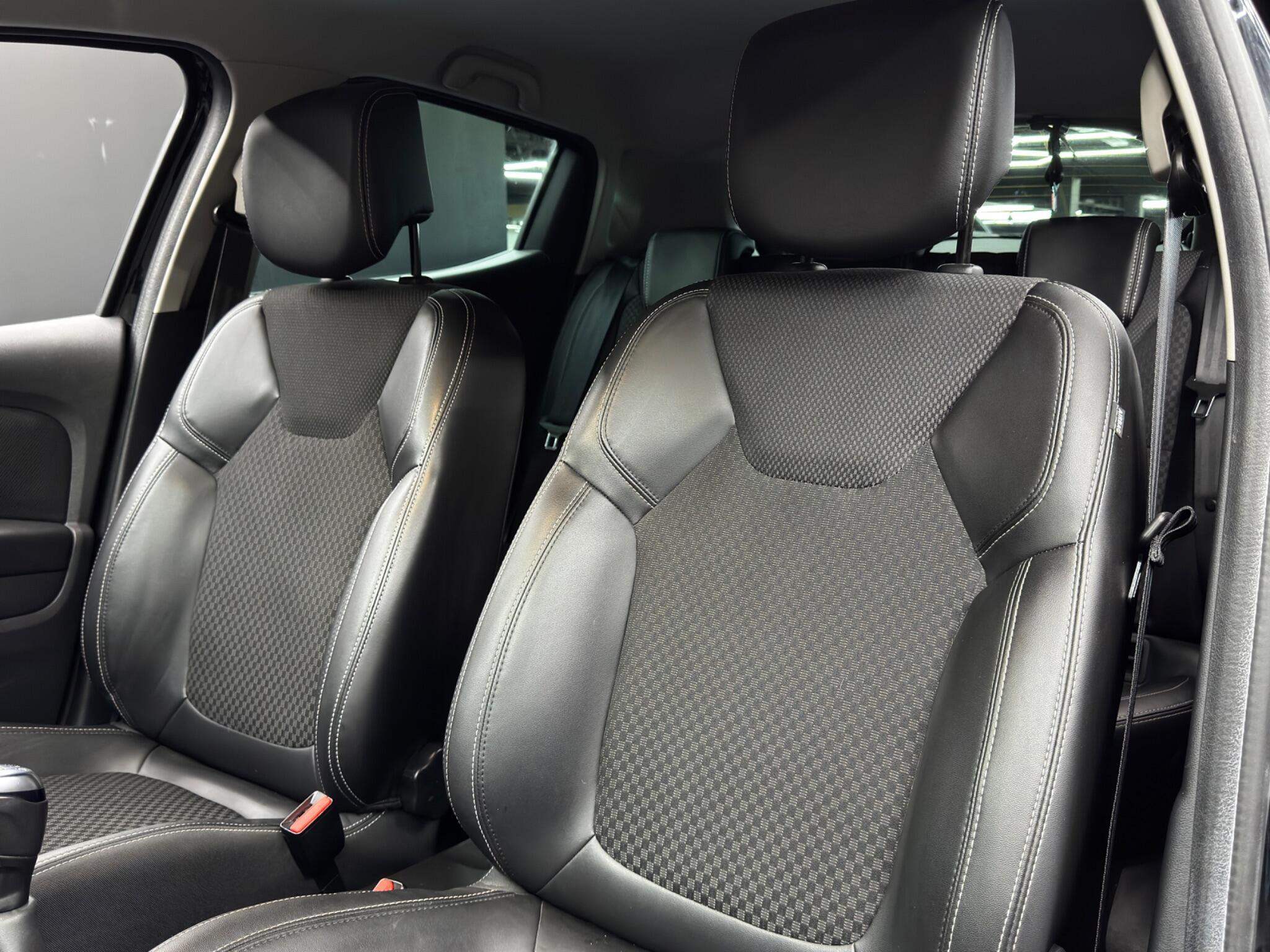 Renault Clio - Image 14
