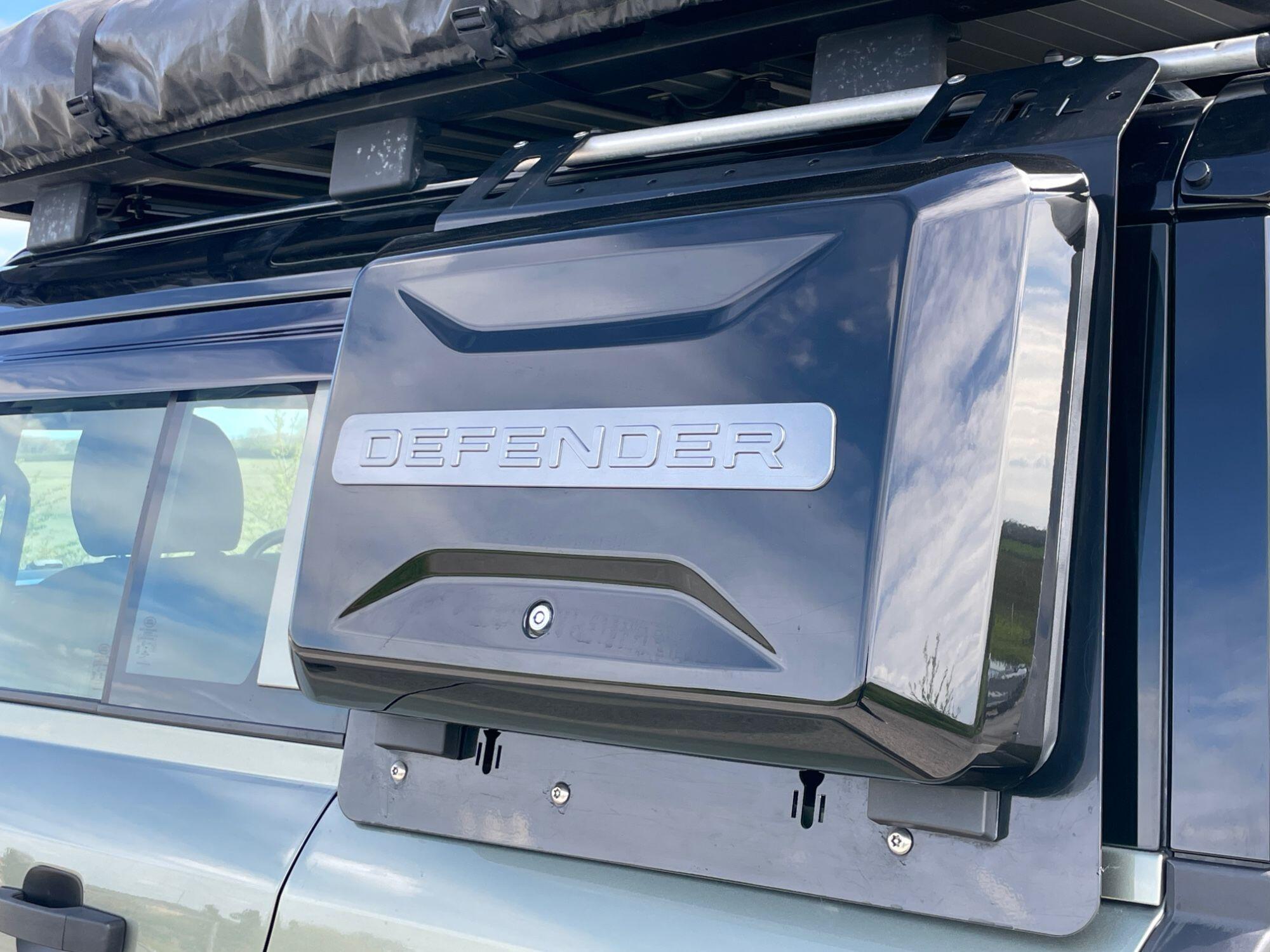 Land Rover Defender - Image 24