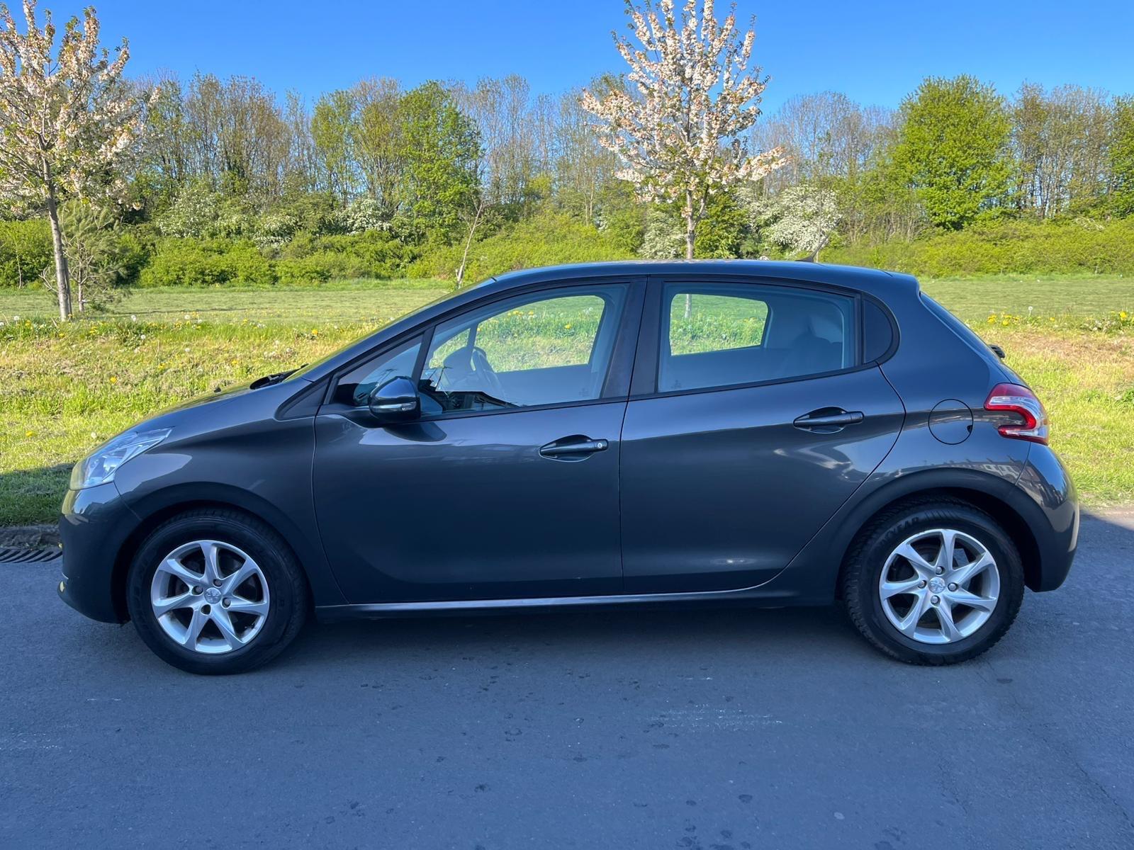 Peugeot 208 - Image 5