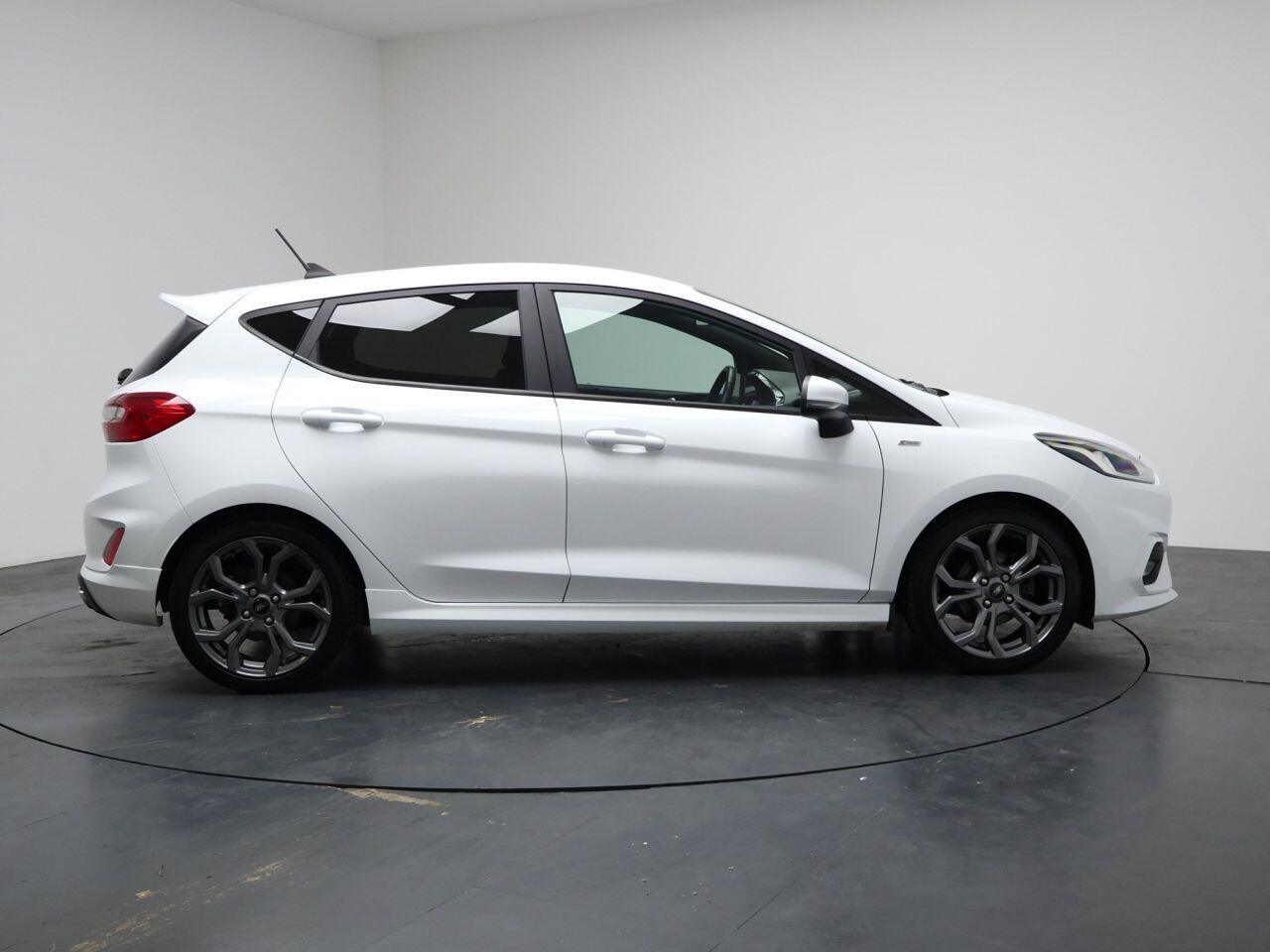 Ford Fiesta - Image 14