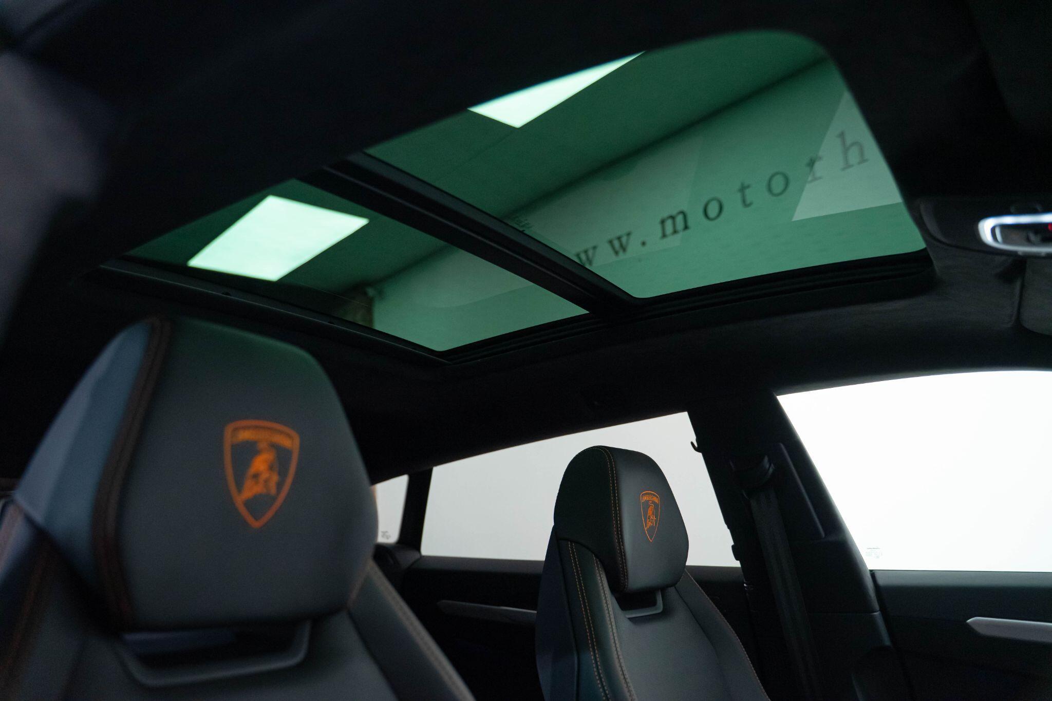 Lamborghini Urus - Image 24