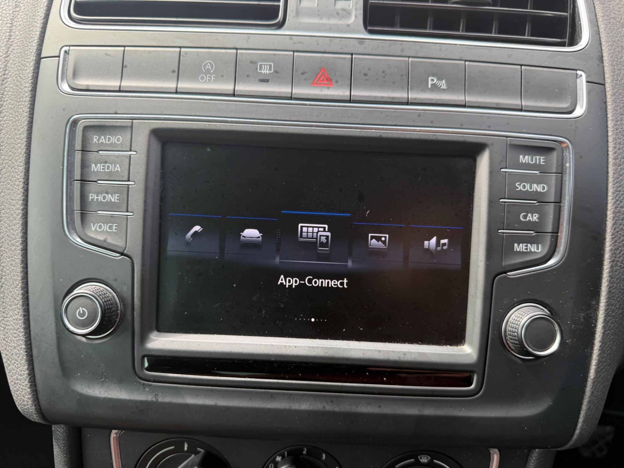 Volkswagen Polo - Image 9