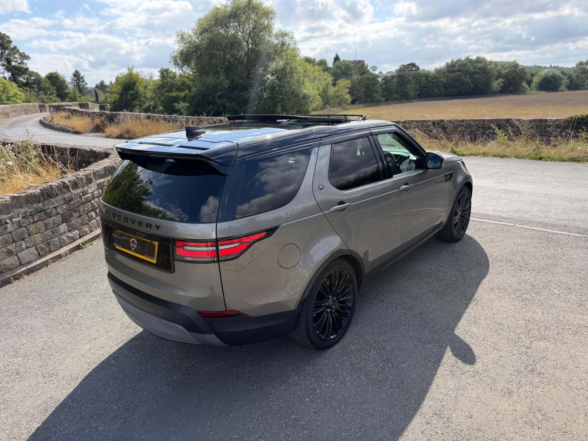 Land Rover Discovery - Image 18