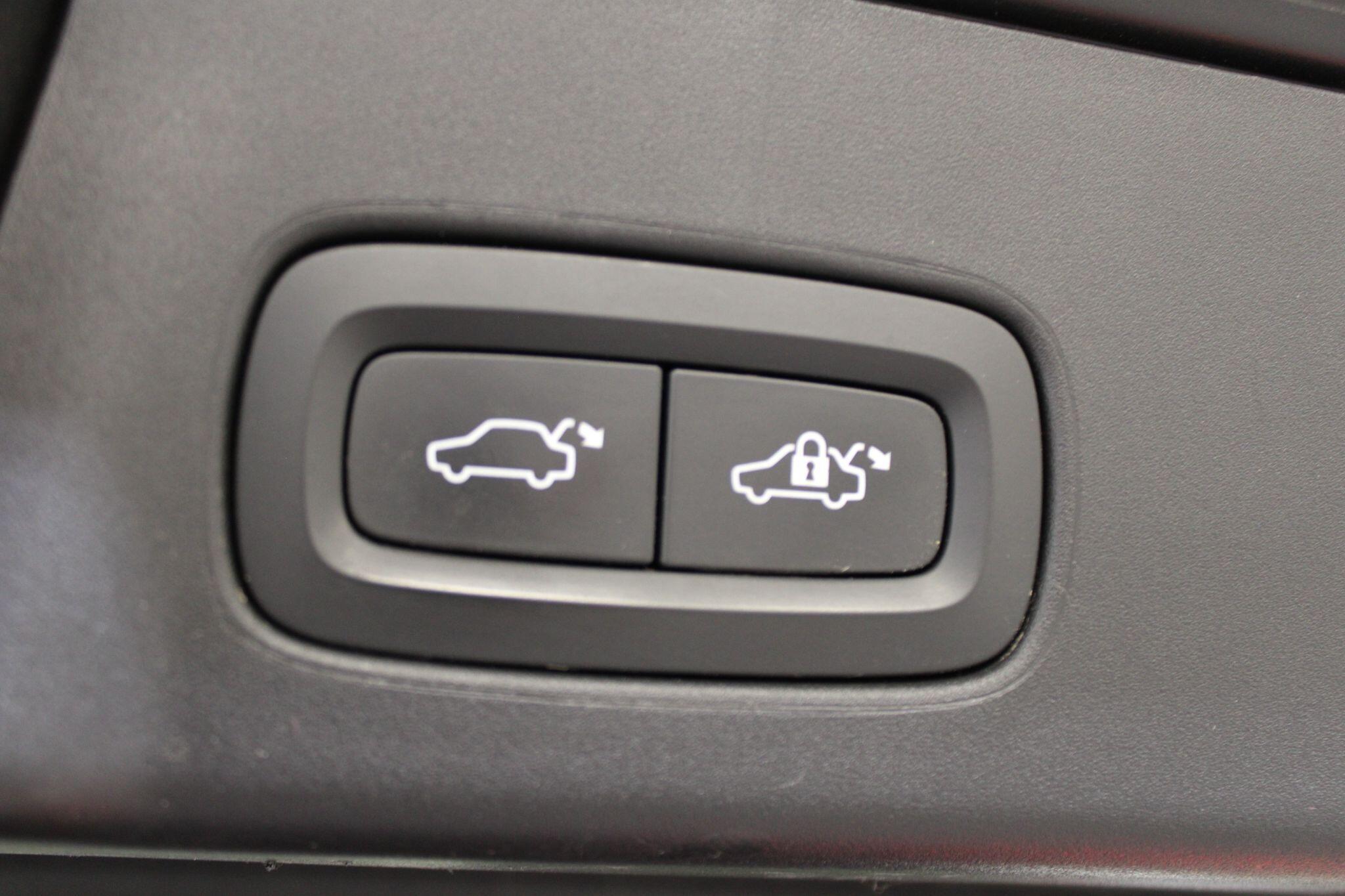 Volvo V90 CROSS COUNTRY - Image 20