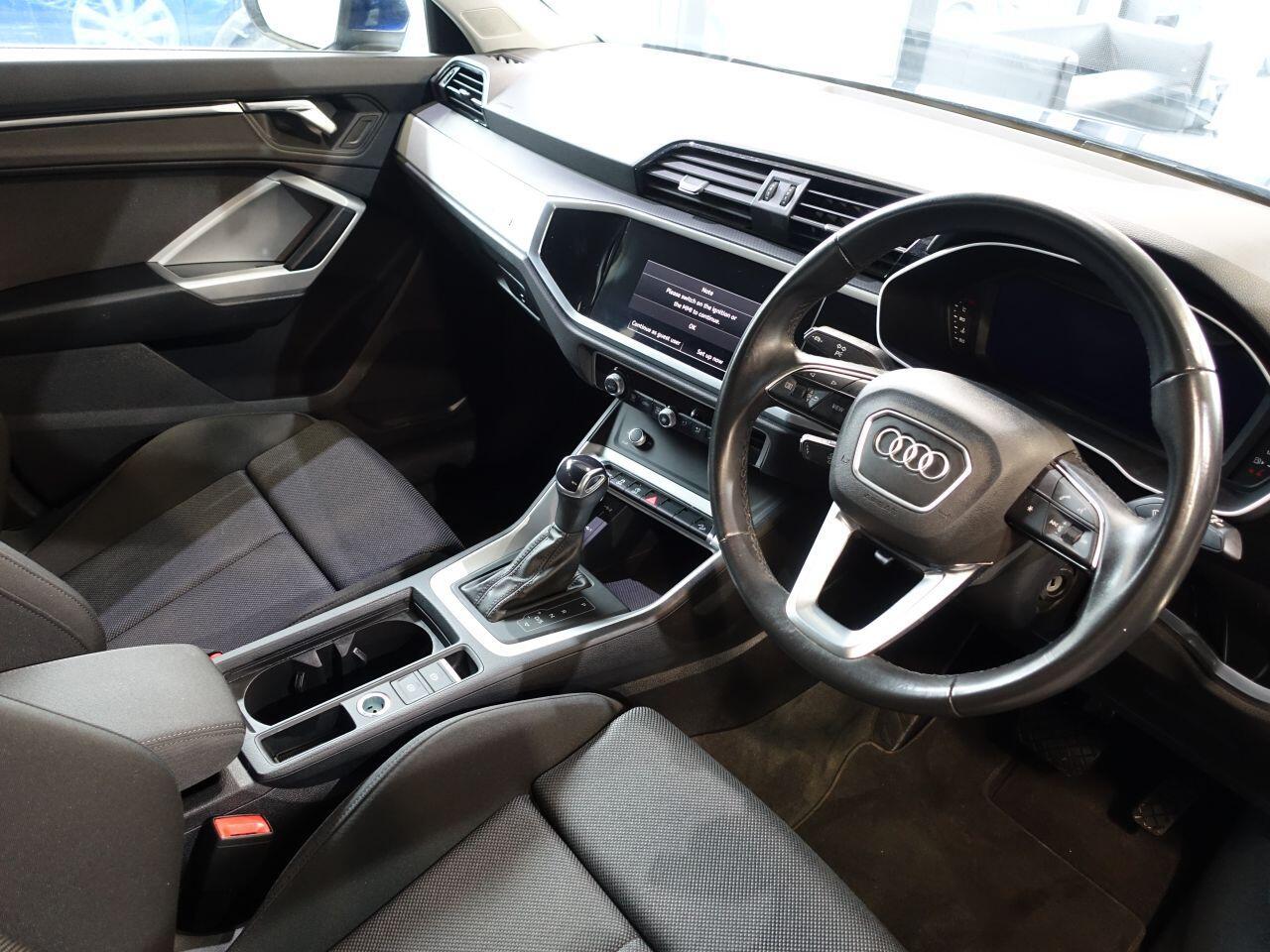 Audi Q3 - Image 2