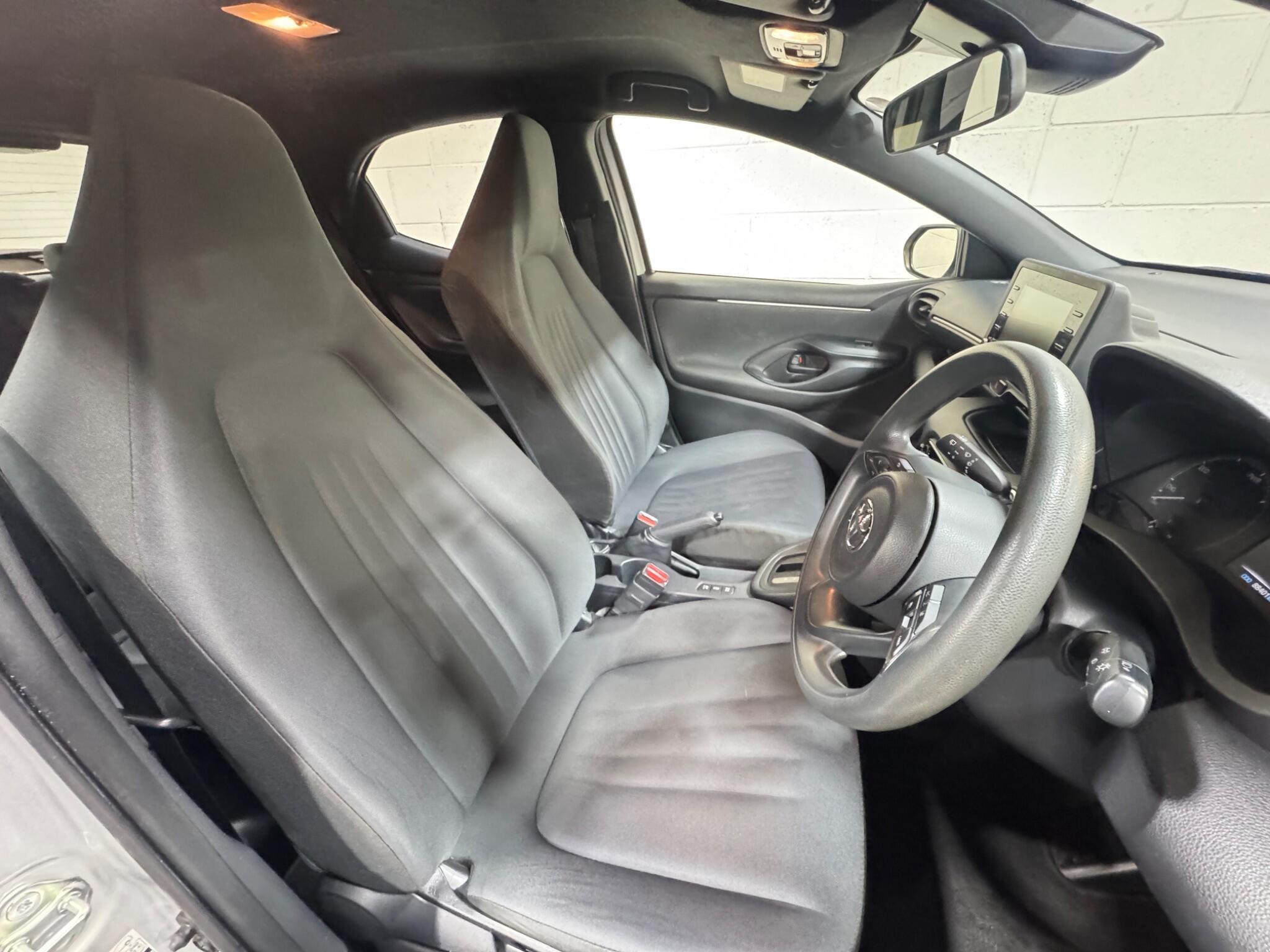 Toyota Yaris - Image 7
