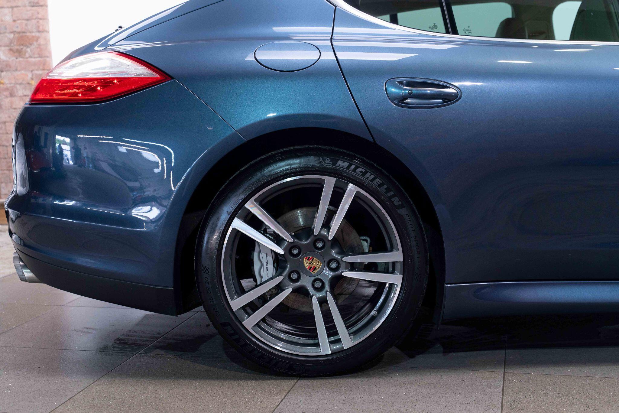 Porsche Panamera - Image 30