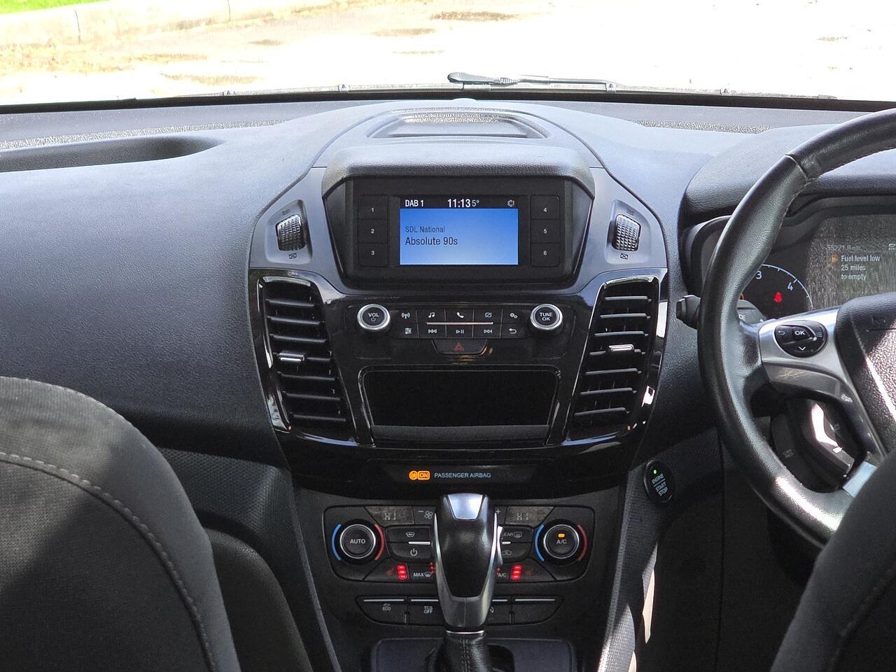 Ford Tourneo Connect - Image 10