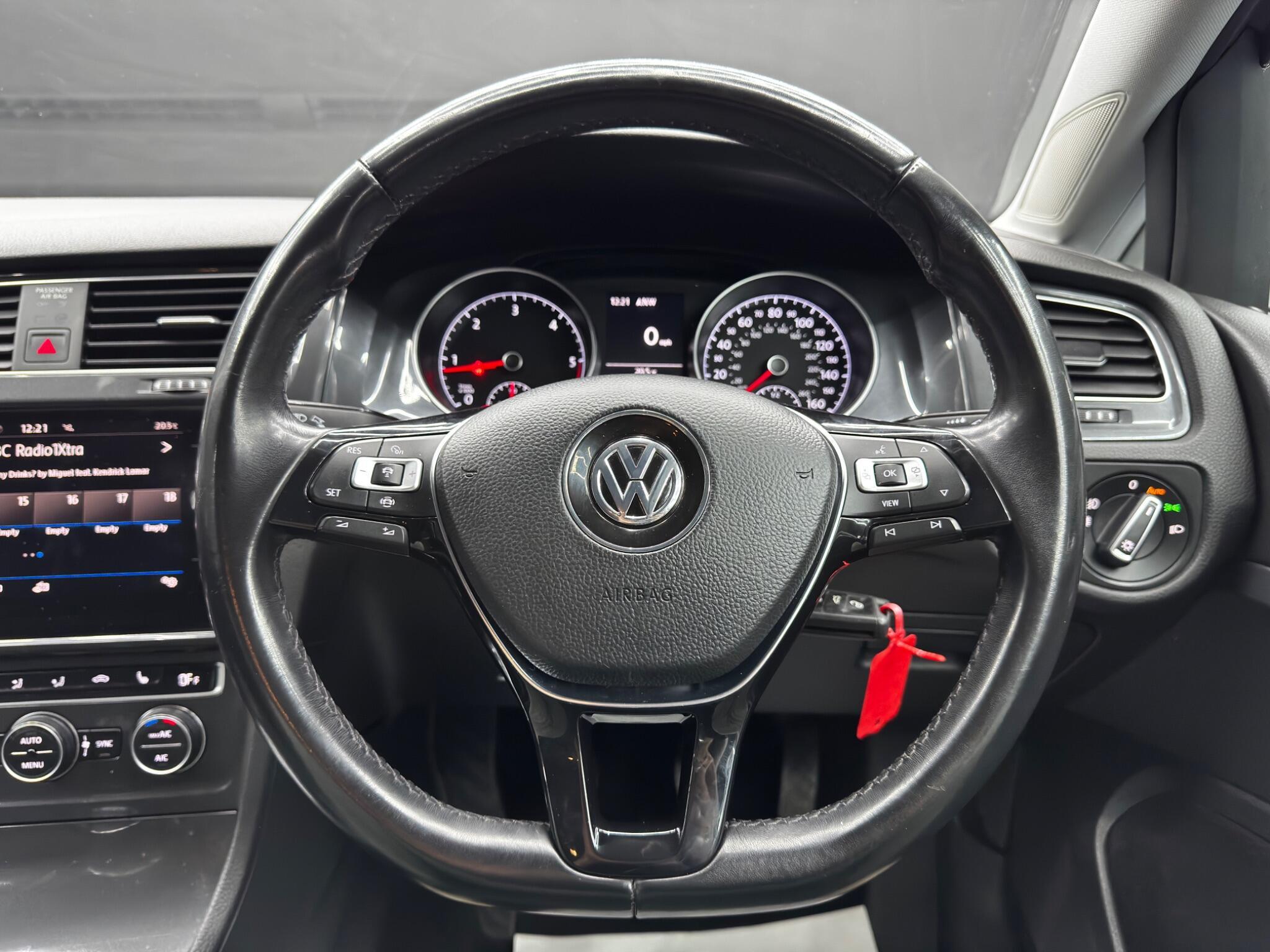 Volkswagen Golf - Image 18