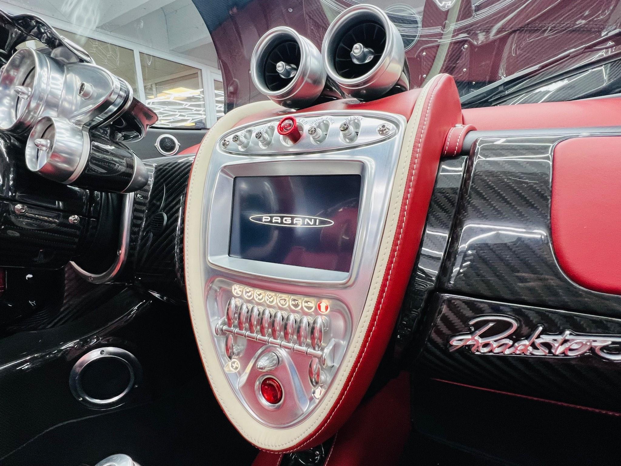 Pagani Huayra - Image 16