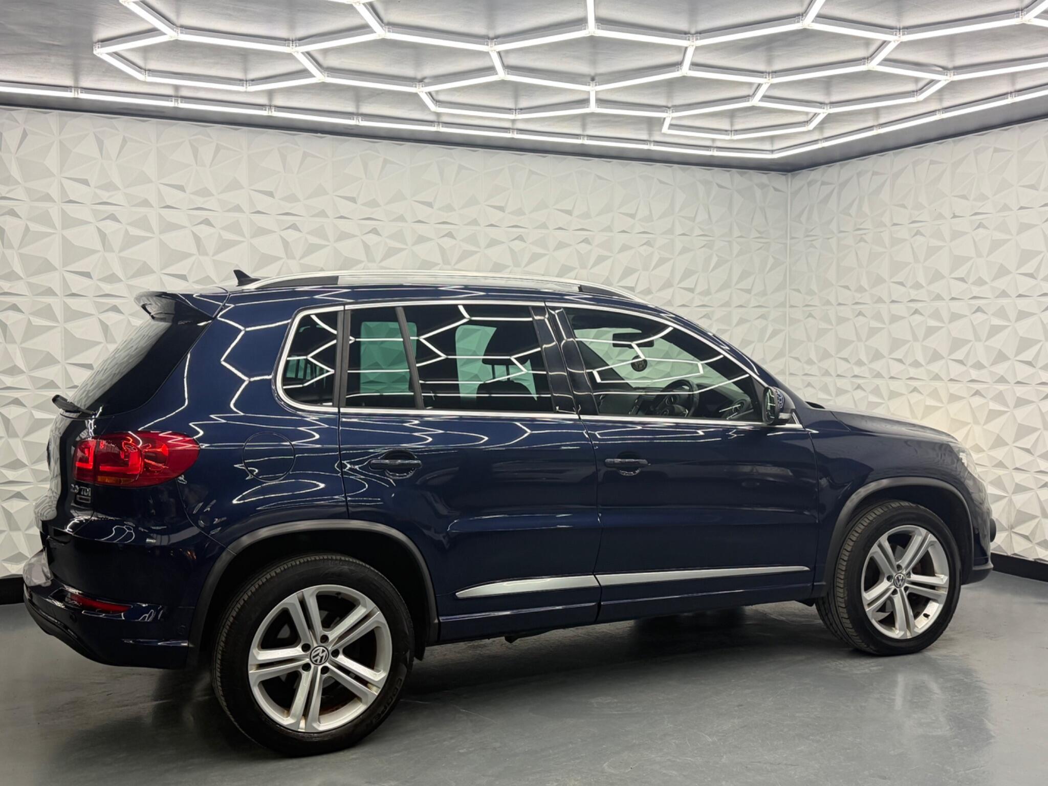 Volkswagen Tiguan - Image 13