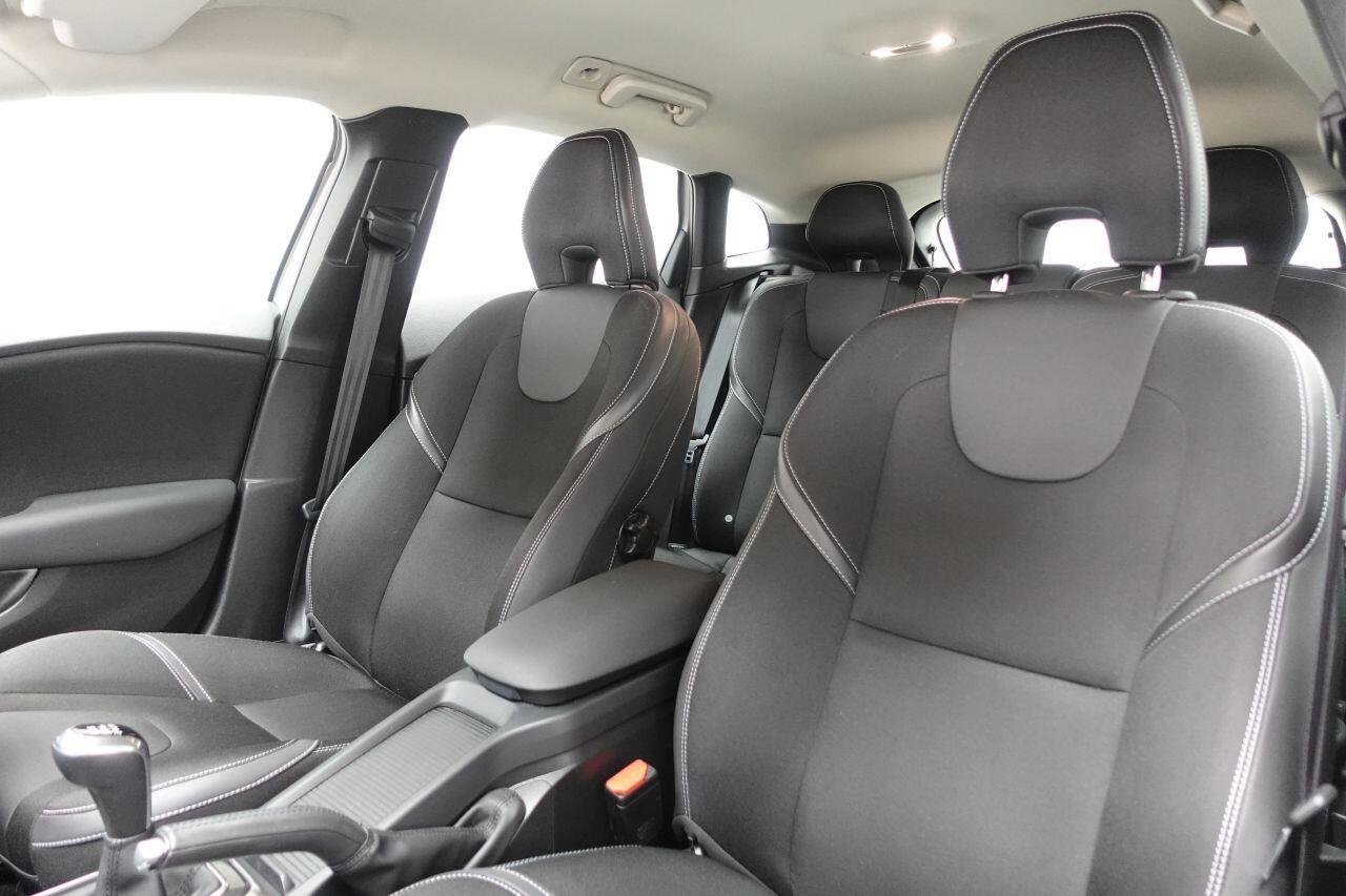 Volvo V40 - Image 17
