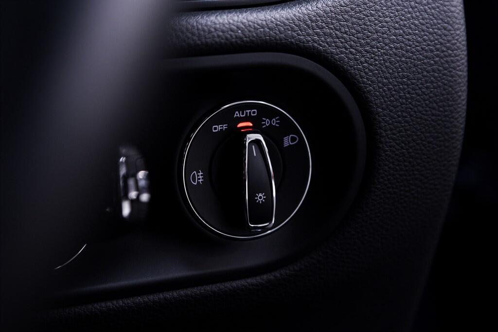 Porsche Macan - Image 25