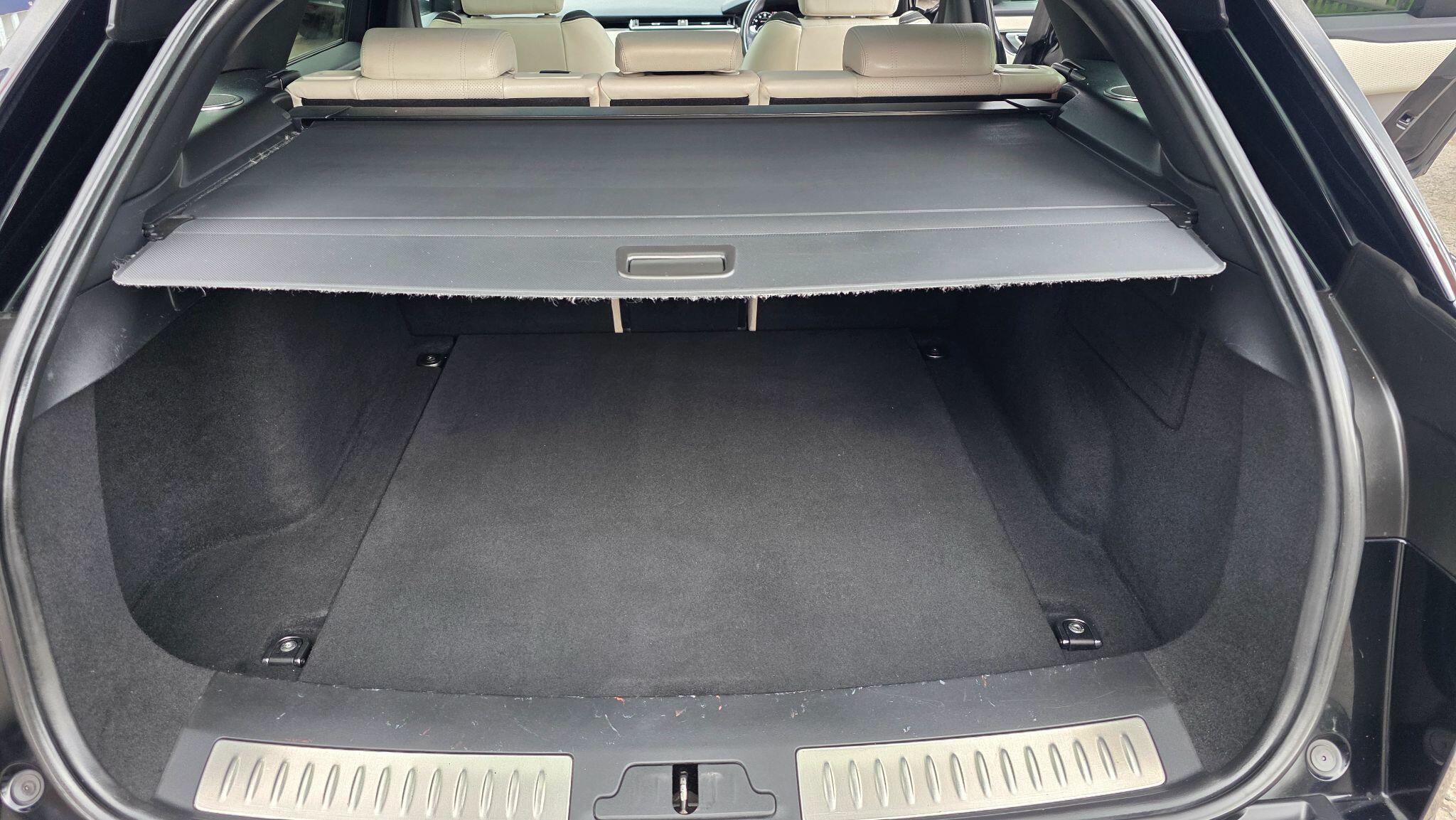 Land Rover Range Rover Velar - Image 54